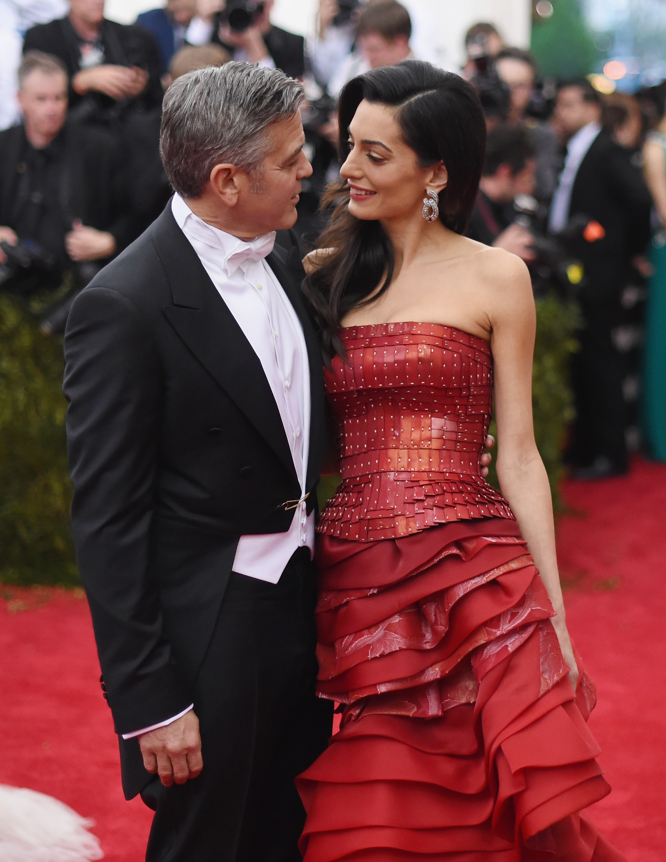 George Clooney et Amal Clooney au Metropolitan Museum of Art le 4 mai 2015 à New York | Source : Getty Images