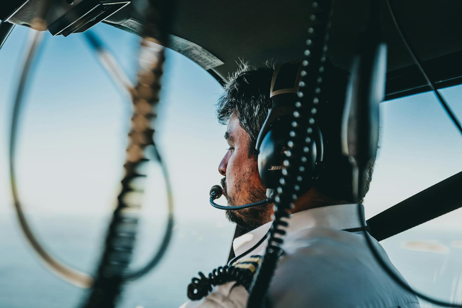 Un pilote qui parle | Source : Pexels