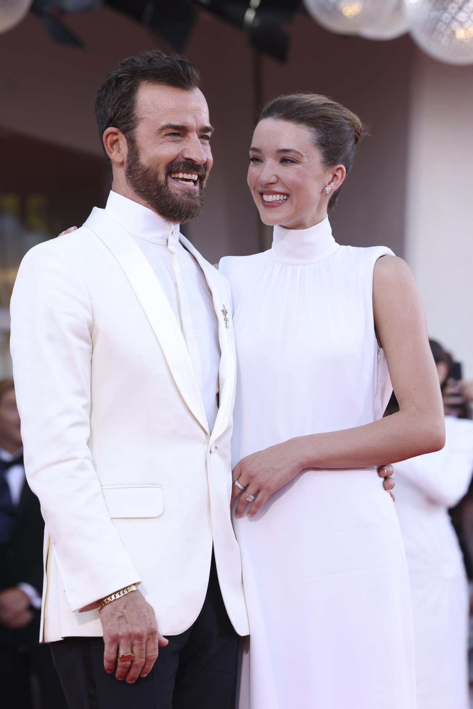 Justin Theroux et Nicole Brydon Bloom | Source : Getty Images