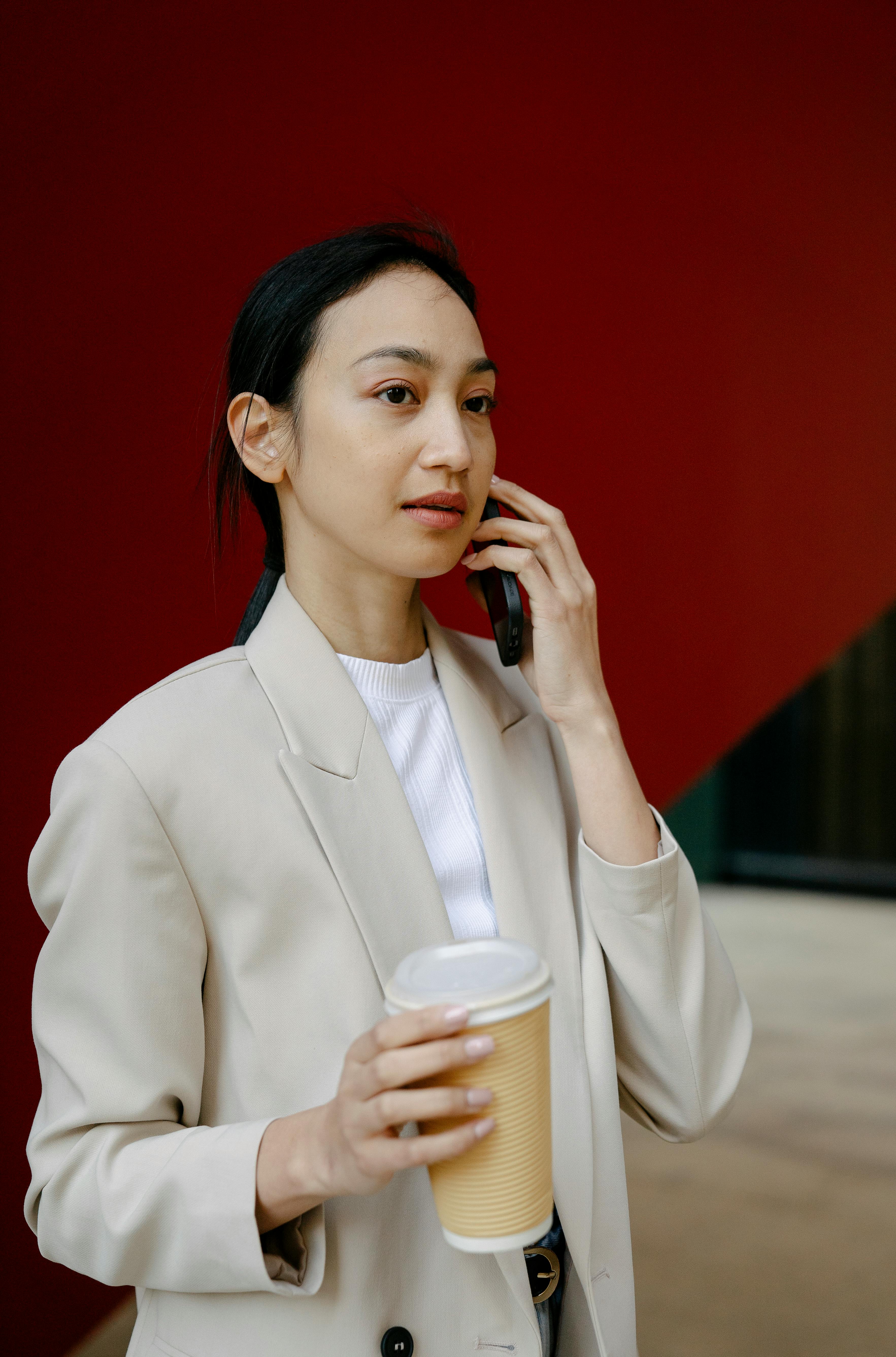 Une femme passant un appel | Source : Pexels