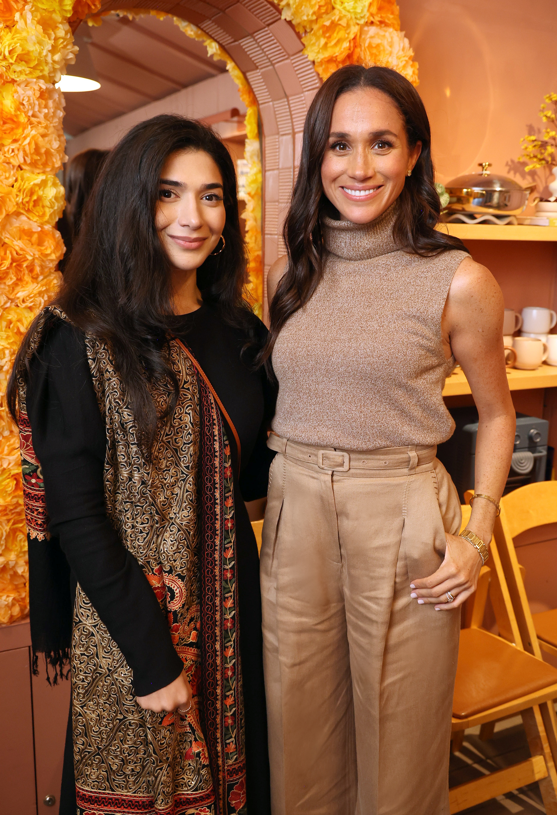 Shiza Shahid et Meghan Markle lors du dîner pour le projet Welcome à Our Place le 26 octobre 2024, à Venice, en Californie. | Source : Getty Images