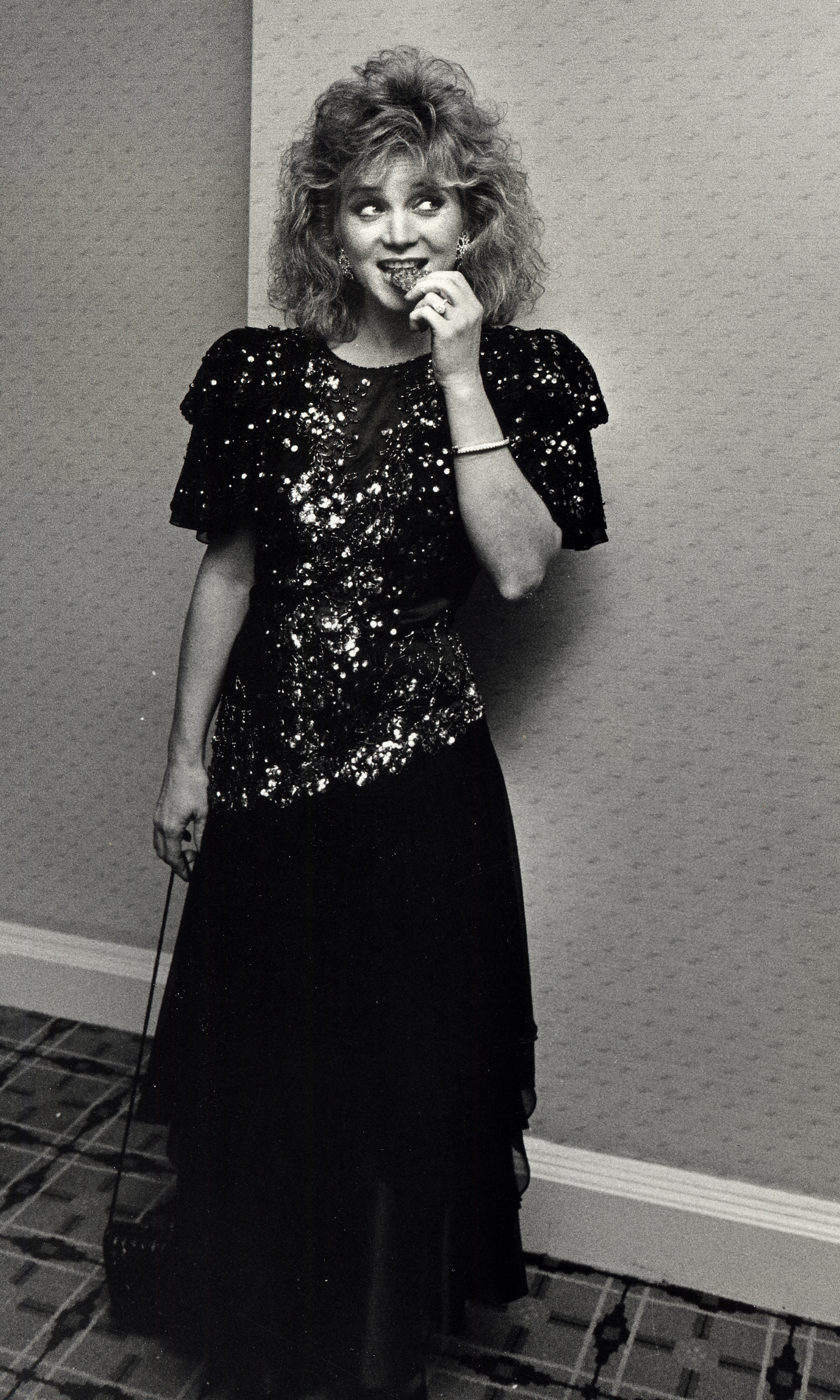 Barbara Mandrell lors de la soirée de bienfaisance organisée à l'occasion du 10e anniversaire des centres de réhabilitation de Patricia Neal, à New York, le 8 octobre 1987. | Source : Getty Images