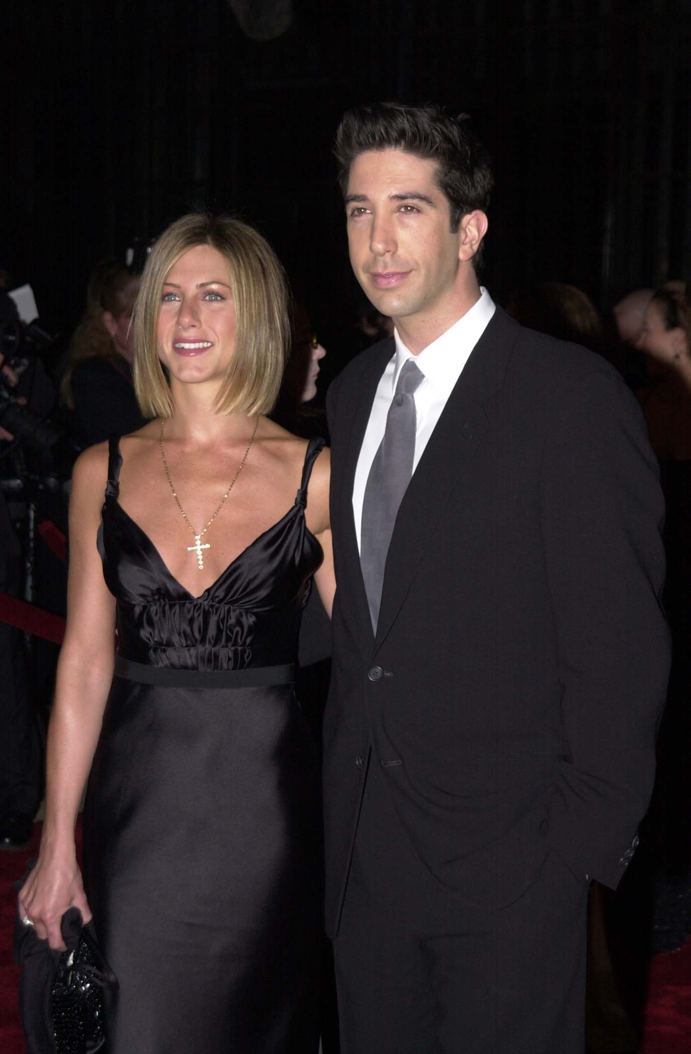 Jennifer Aniston et David Schwimmer aux Peoples Choice Awards en 2001 | Source : Getty Images
