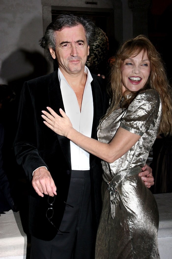 La chanteuse Arielle Dombasle et son mari Bernard Henry-Lévy | Photo : Getty Images