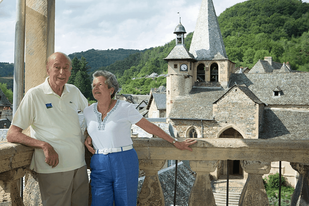 L'ancien Président de la République française Valéry Giscard d'Estaing et son épouse Anne-Aymone, le 5 juillet 2014 près de Rodez, France. | Photo : Getty Images