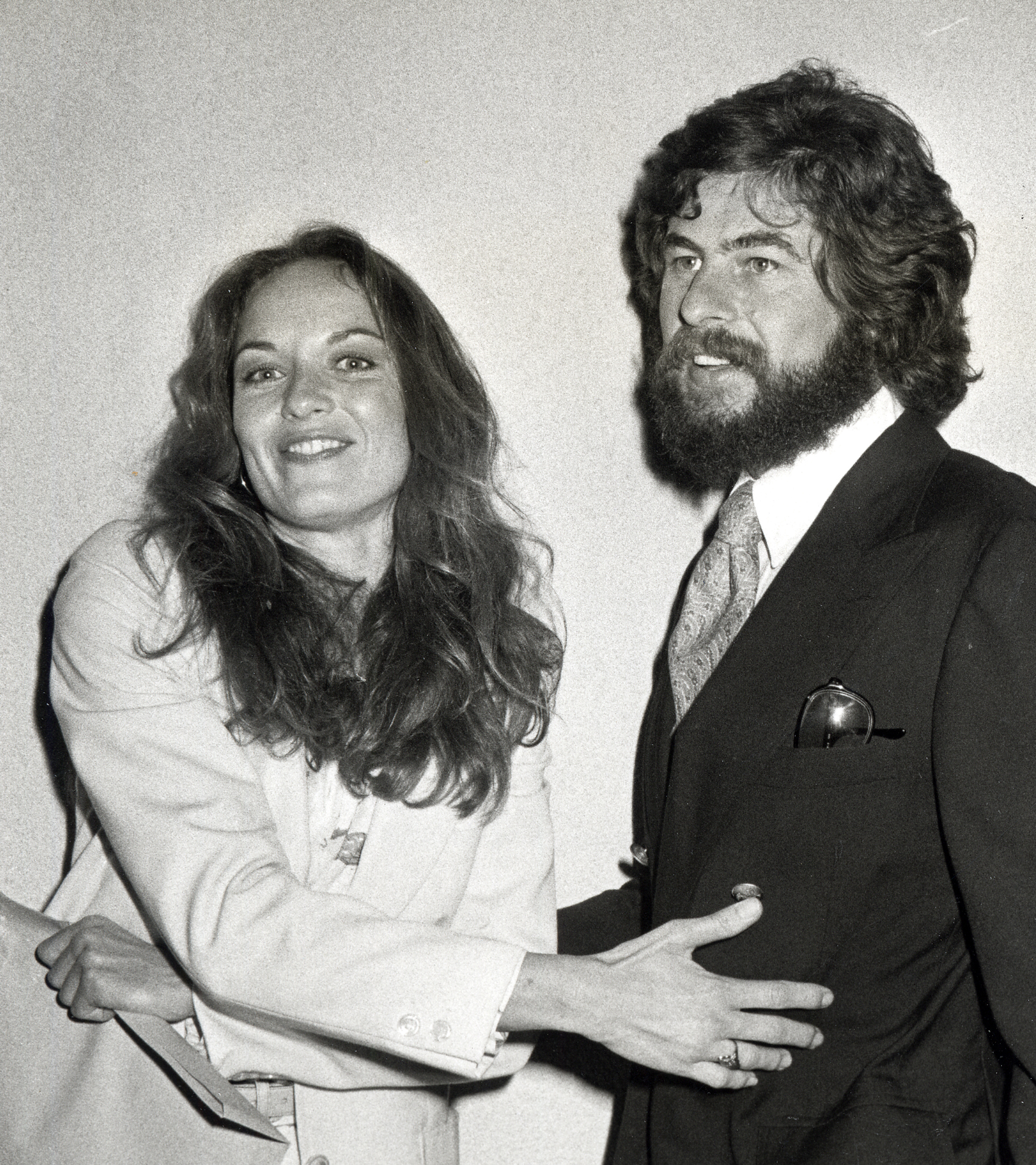 L'actrice et David Shaw lors de la soirée du magazine Look, le 14 février 1979, à Beverly Hills, en Californie. | Source : Getty Images