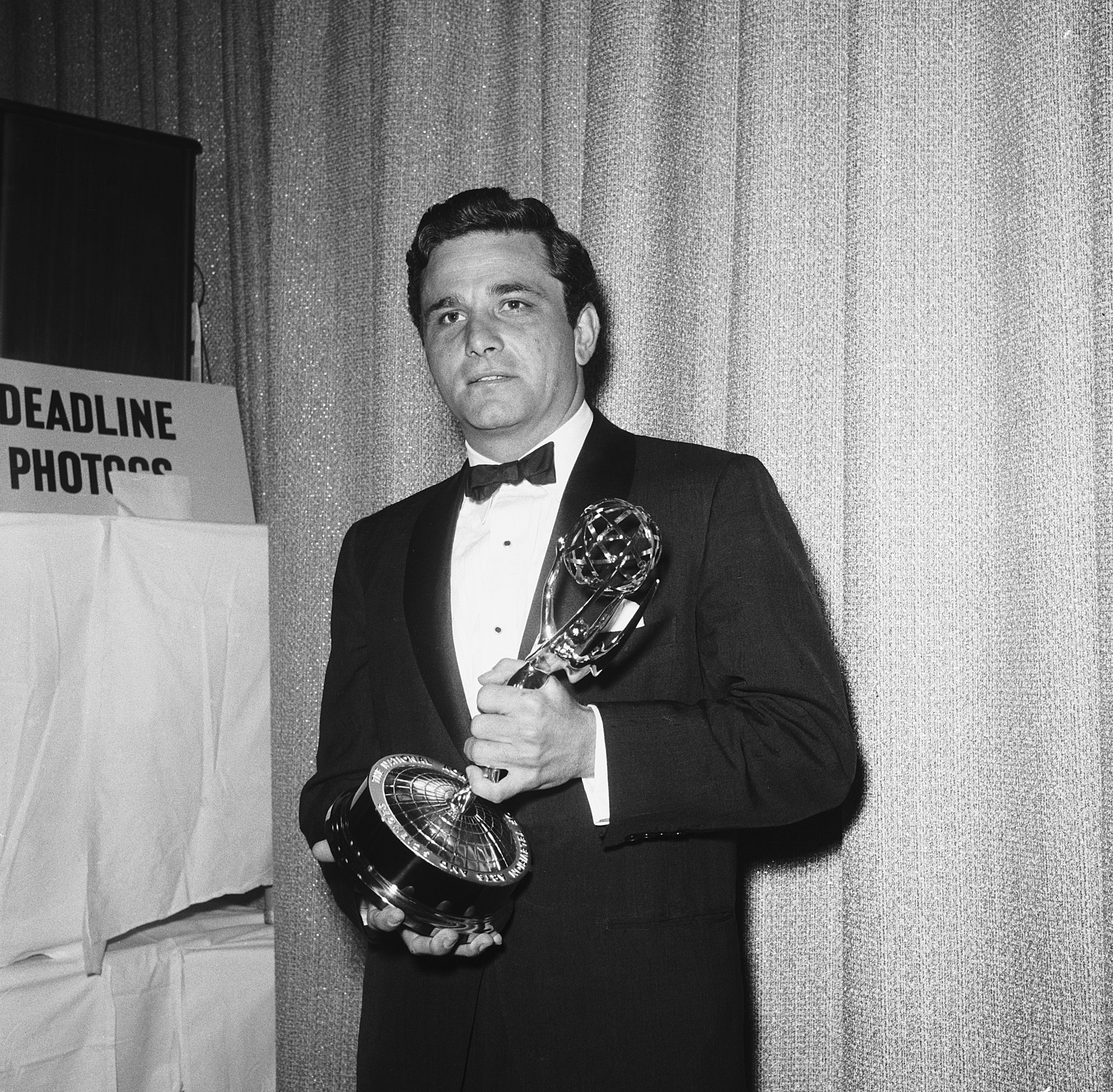 Le défunt acteur lors de la 14e cérémonie annuelle des Primetime Emmy Awards le 22 mai 1962 | Source : Getty Images