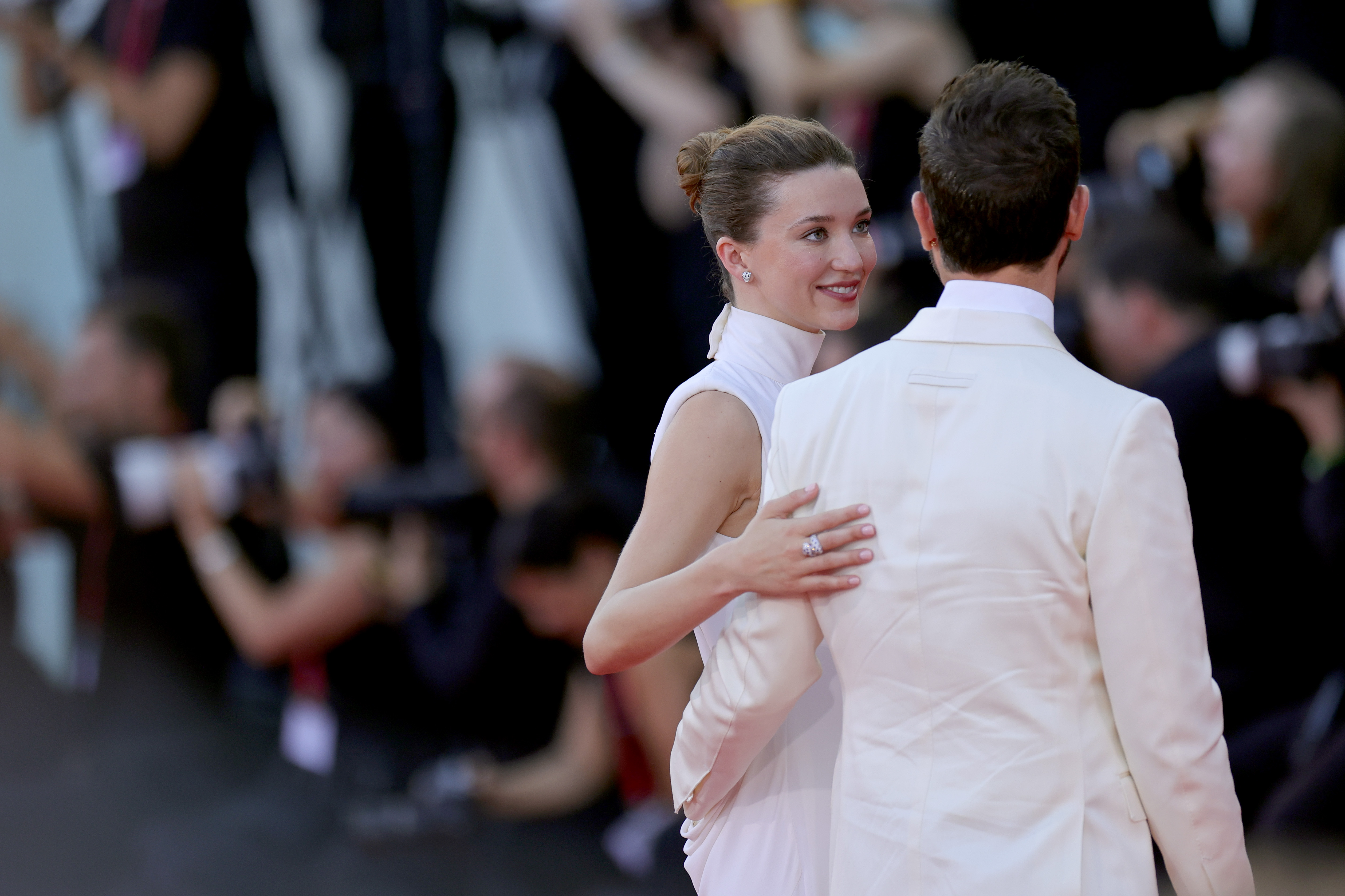 Le couple assiste au tapis rouge de "Beetlejuice" lors du 81e Festival international du film de Venise, le 28 août 2024 | Source : Getty Images