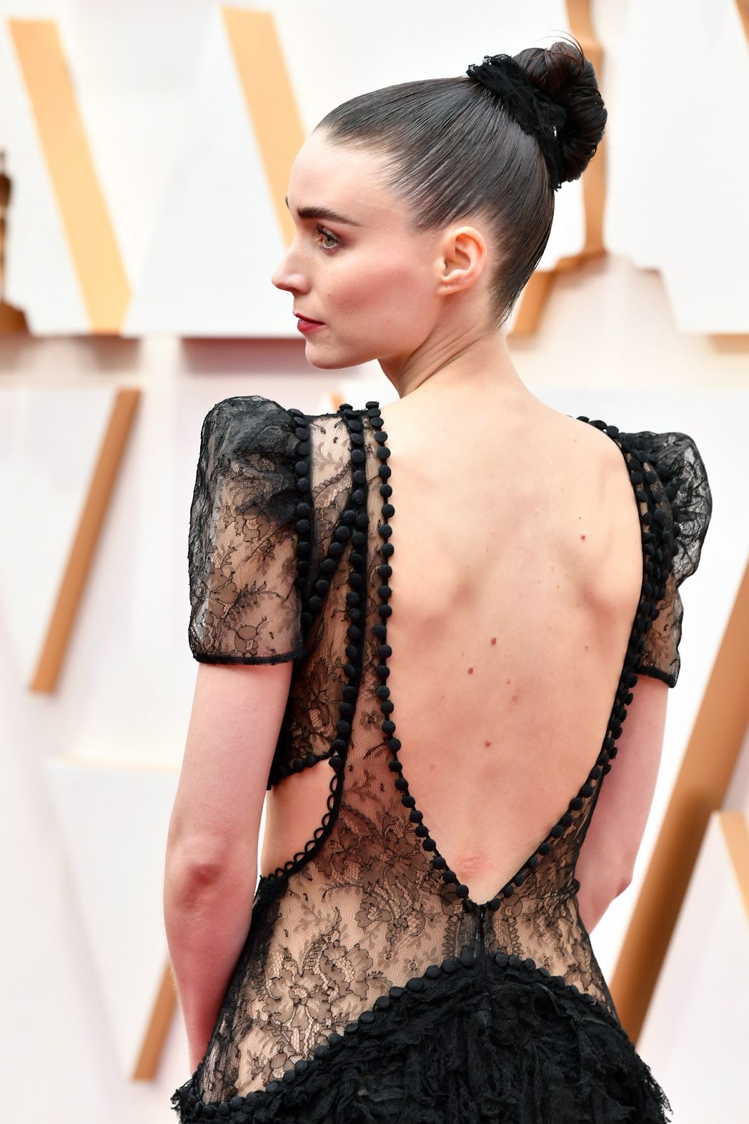 Rooney Mara a assisté à la 92e cérémonie annuelle des Oscars le 9 février 2020, à Hollywood, en Californie, rejoignant ses collègues nommés et ses pairs de l'industrie pour une soirée célébrant les réalisations cinématographiques. | Source : Getty Images