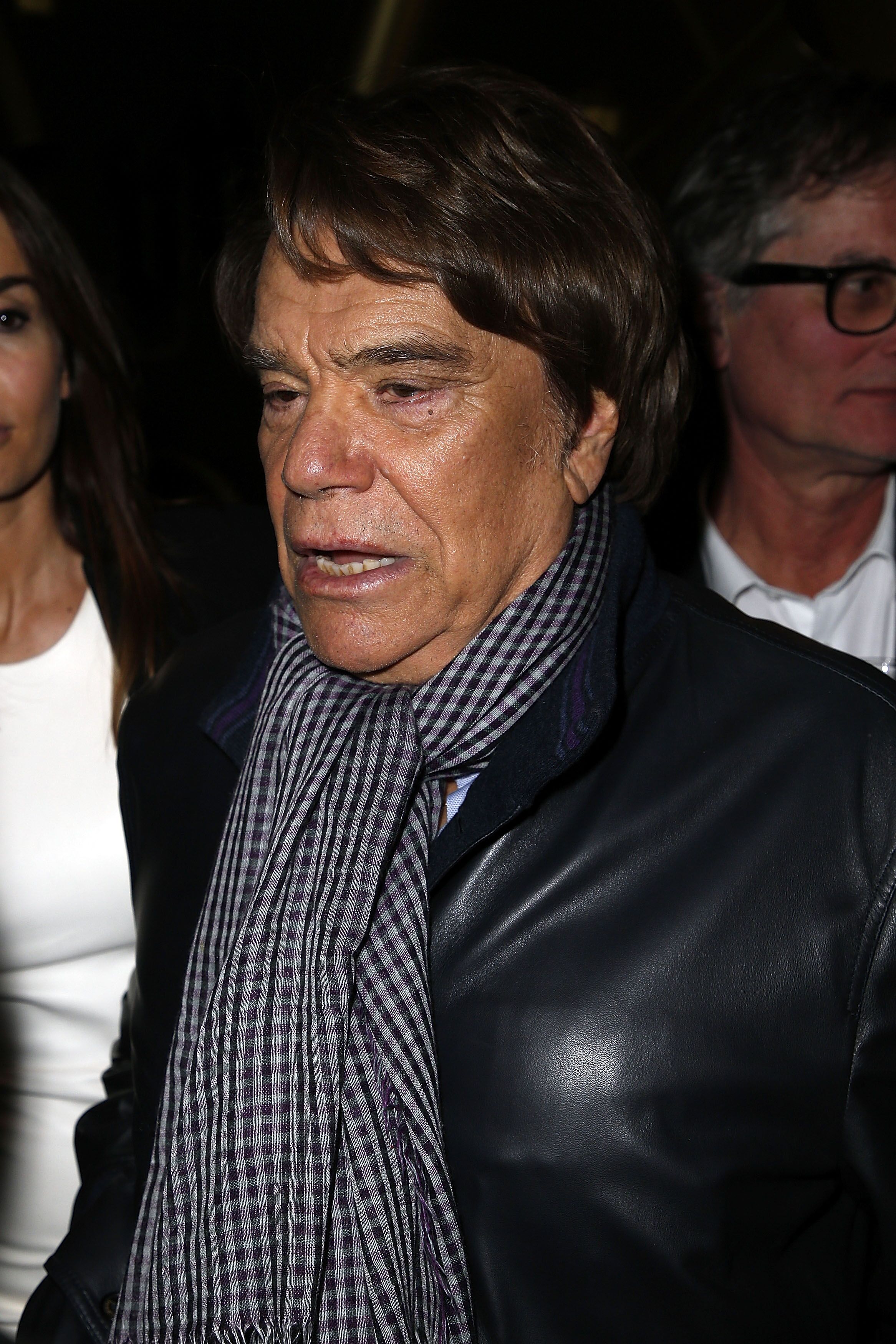 Bernard Tapie assiste à la "Black & White Party" d'Edouard Nahum au VIP Room Theatre à Paris, France. | Photo : Getty Images