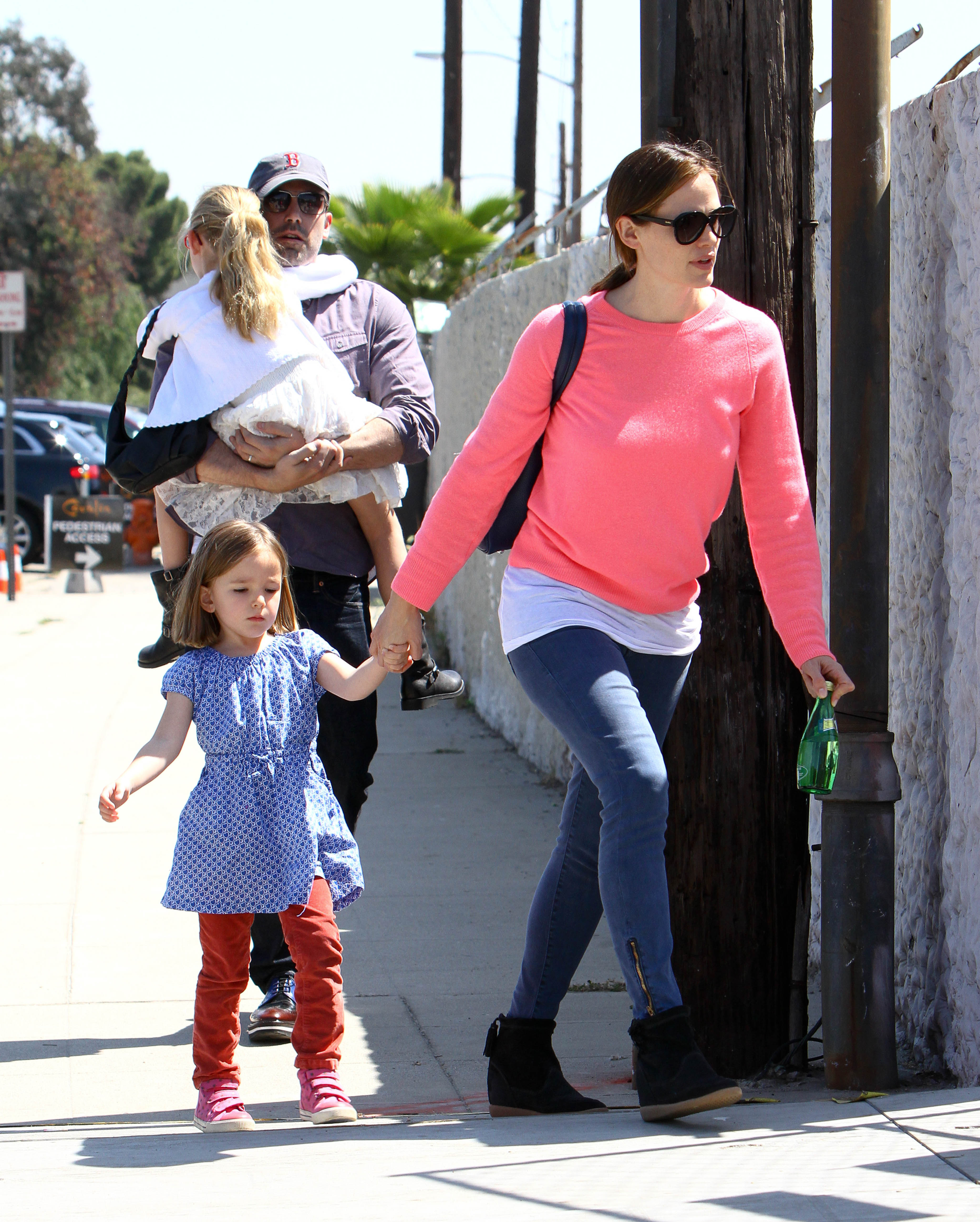Ben Affleck, Seraphina Affleck, Violet Affleck et Jennifer Garner le 6 avril 2013 à Los Angeles, en Californie. | Source : Getty Images