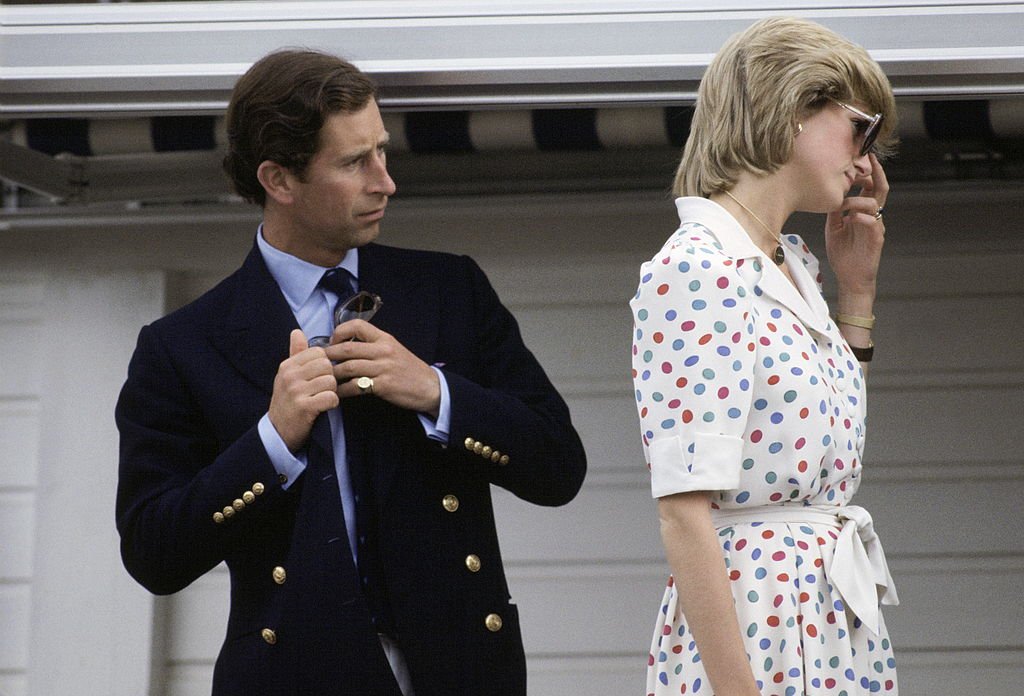 La princesse Diana et le prince Charles au Guards Polo Club de Smith's Lawn le 24 juillet 1983 | Source : Getty Images