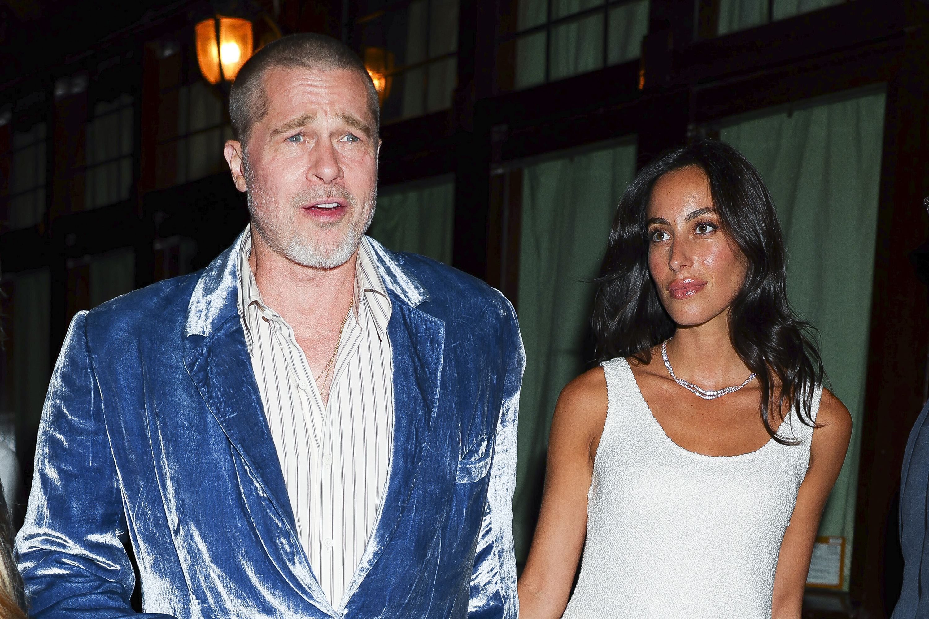 Brad Pitt et Ines de Ramon à New York | Source : Getty Images