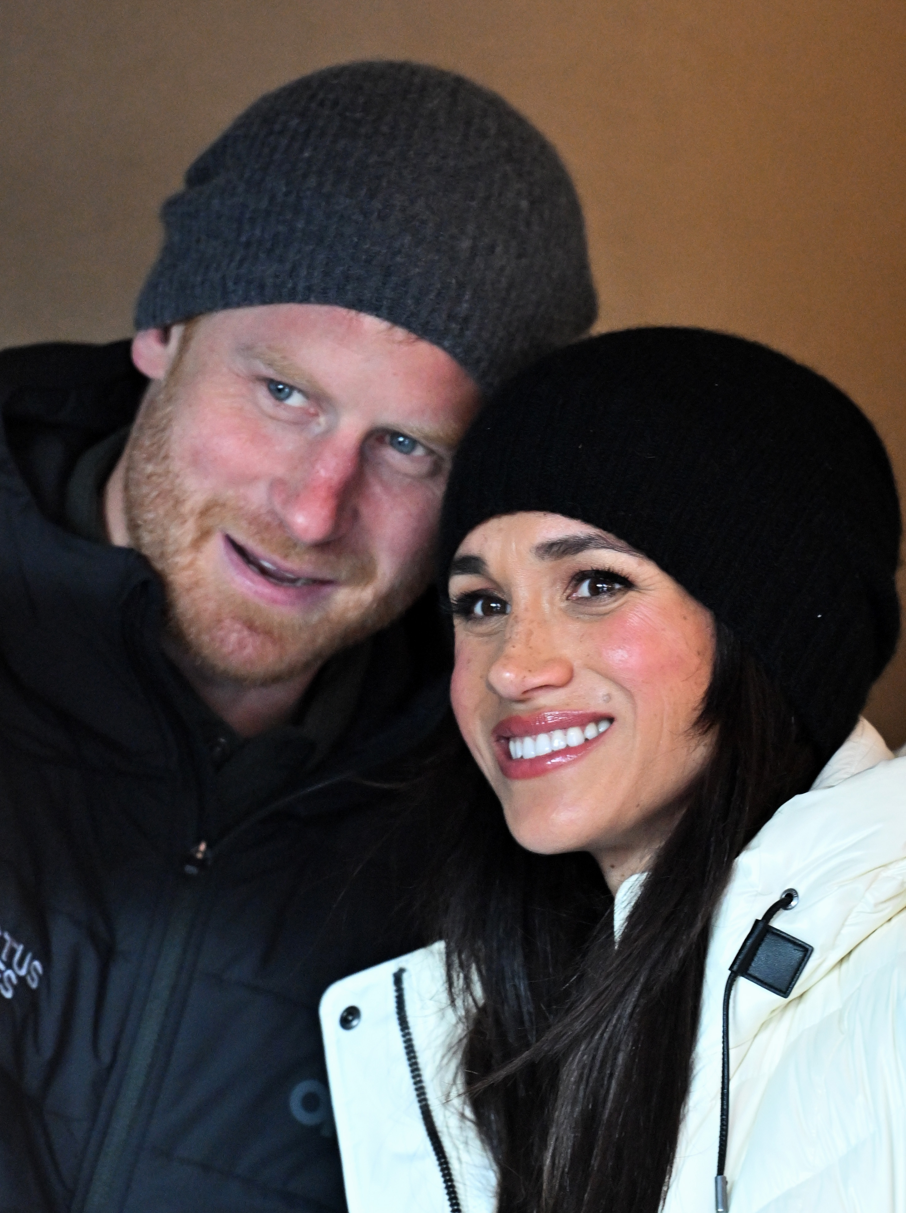 Le prince Harry, duc de Sussex, et Meghan, duchesse de Sussex, assistent à la cérémonie d'accueil de Whistler lors de la deuxième journée des Jeux Invictus 2025, le 10 février 2025, à Whistler, en Colombie-Britannique | Source : Getty Images