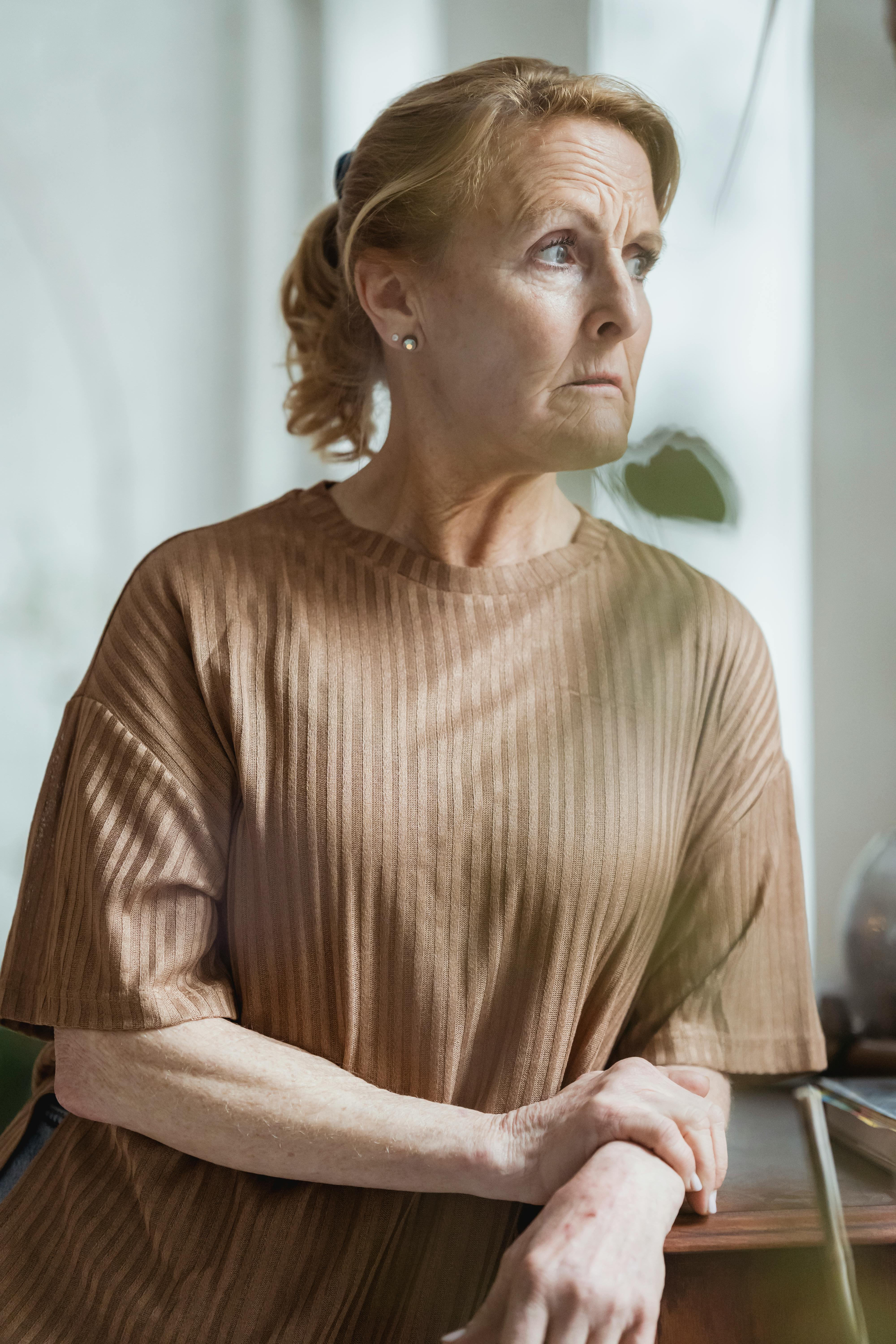 Une femme sérieuse | Source : Pexels