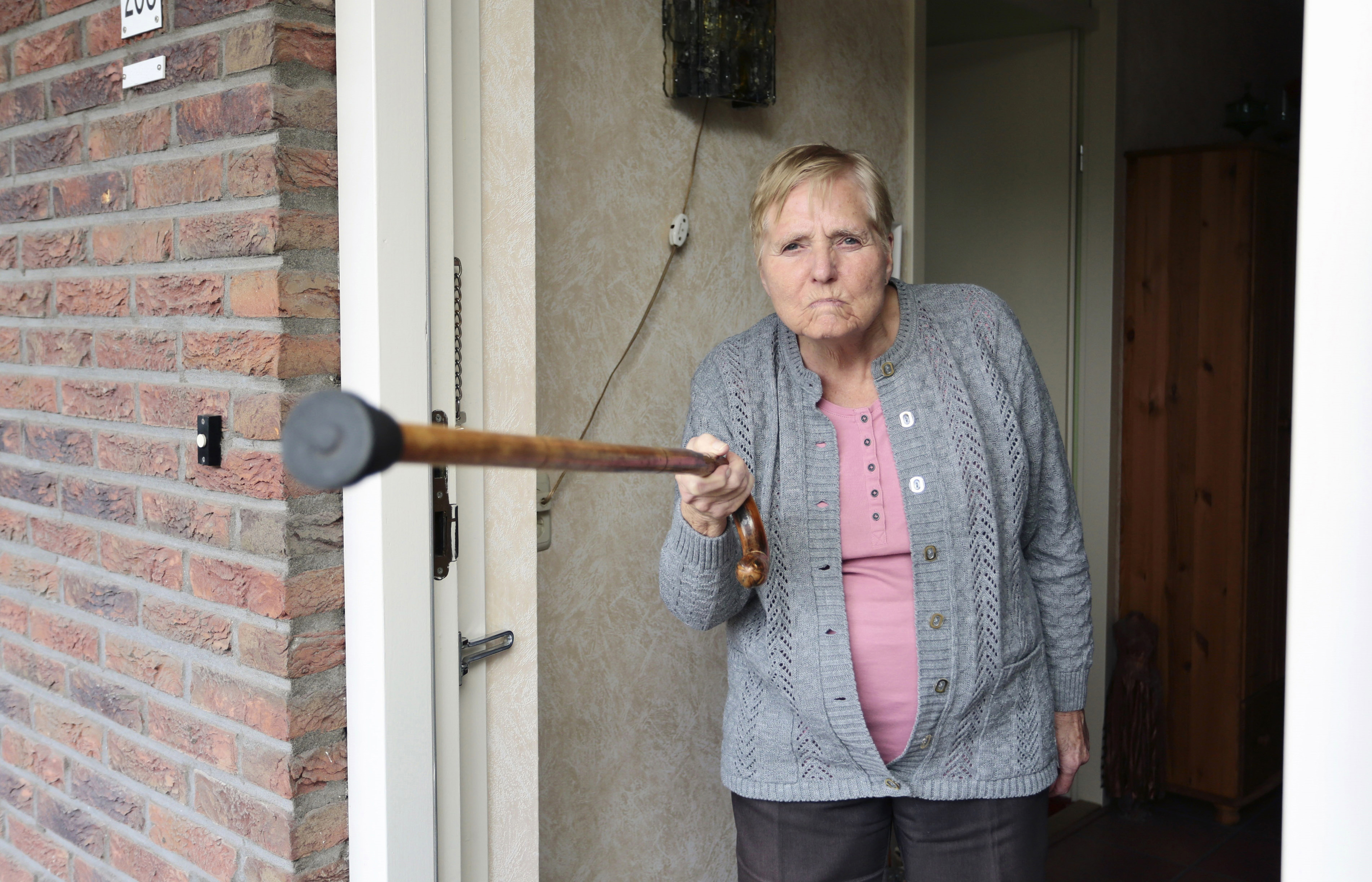 Femme âgée en colère | Source : Shutterstock