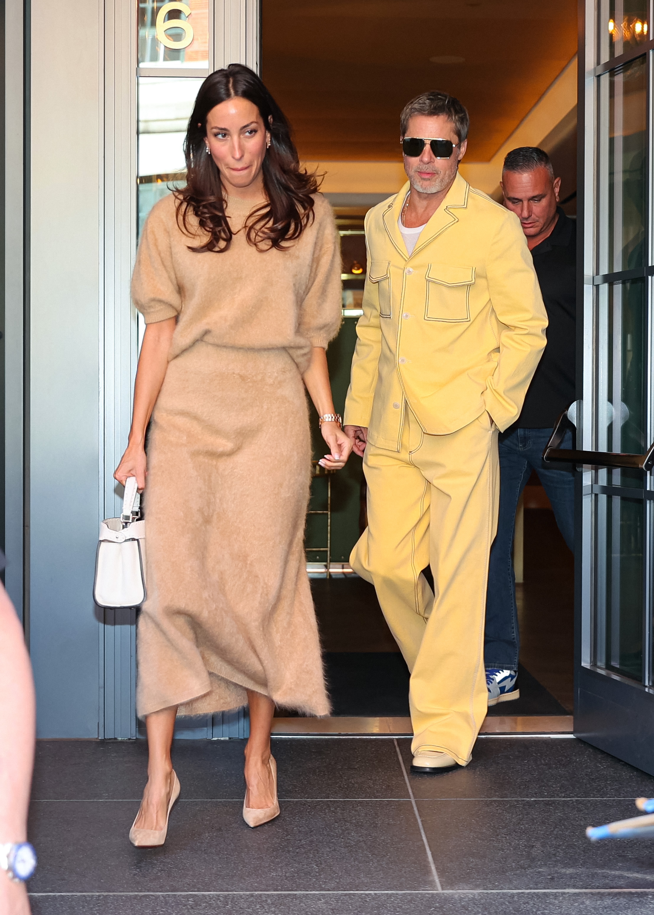 Ines de Ramon et Brad Pitt aperçus lors d'une sortie à New York le 9 septembre 2024. | Source : Getty Images