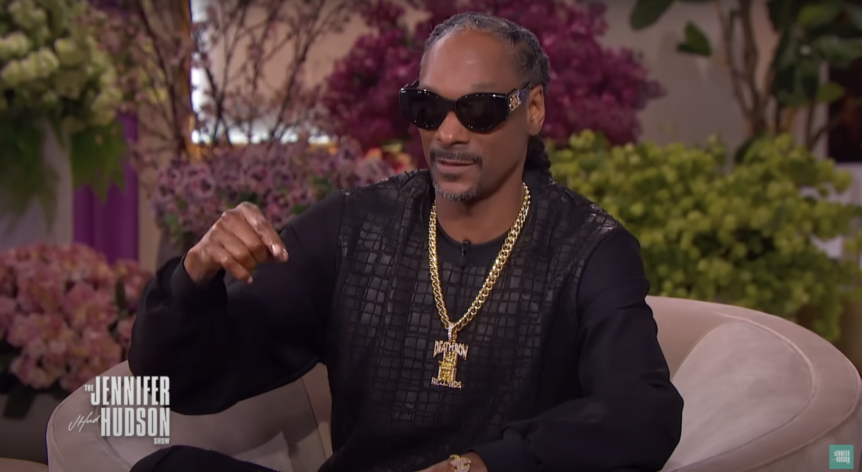 Snoop Dogg parlant de ses petits-enfants, comme on peut le voir dans une vidéo datée du 26 janvier 2024 | Source : YouTube/JenniferHudsonShow