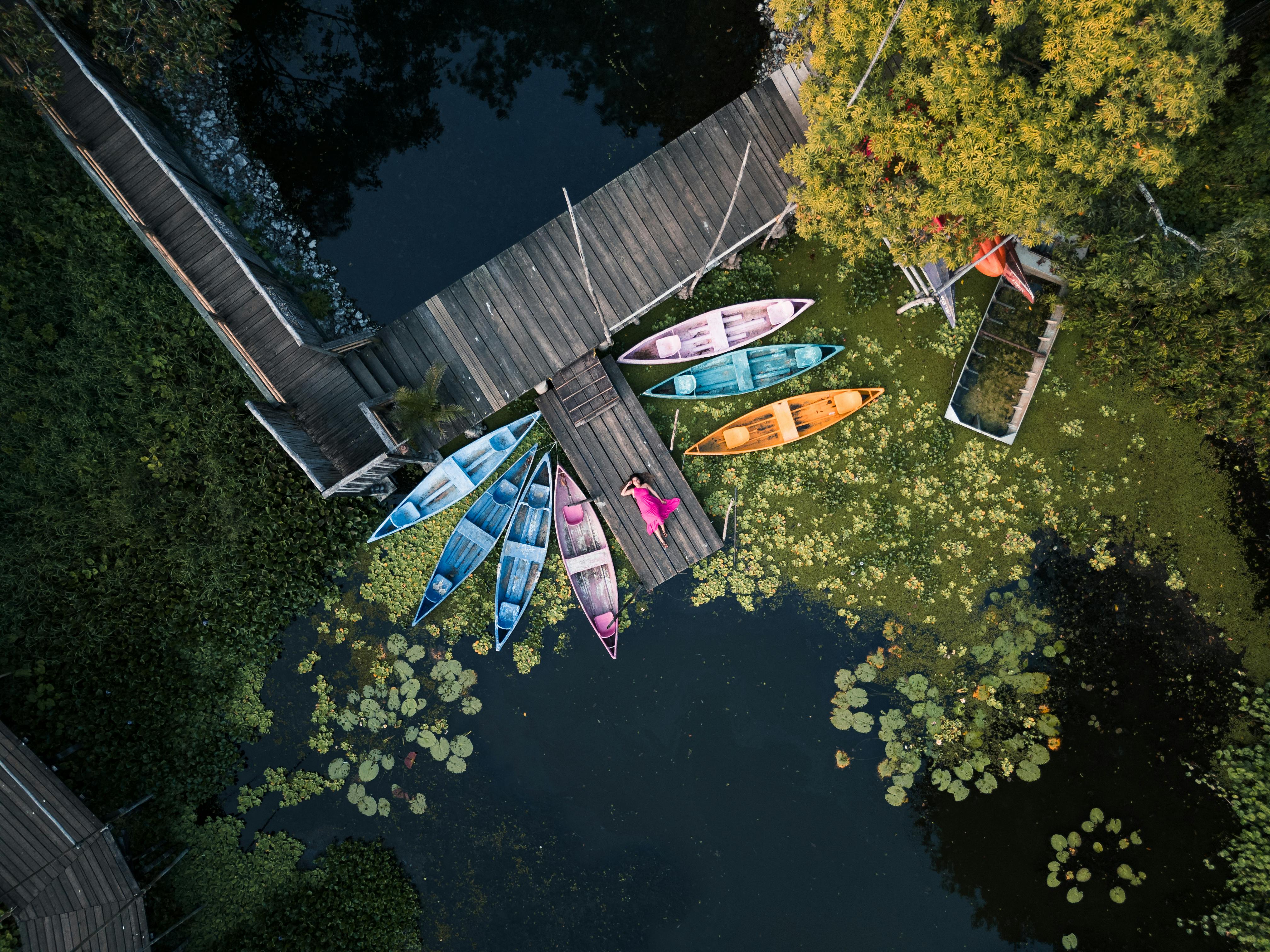 Une vue aérienne d'un magnifique lac | Source : Pexels