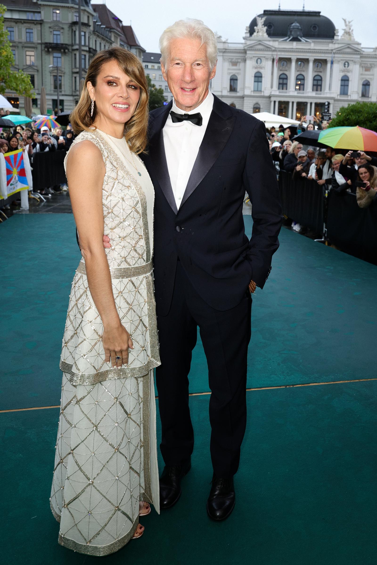 Alejandra Silva et Richard Gere à Zurich, Suisse | Source : Getty Images