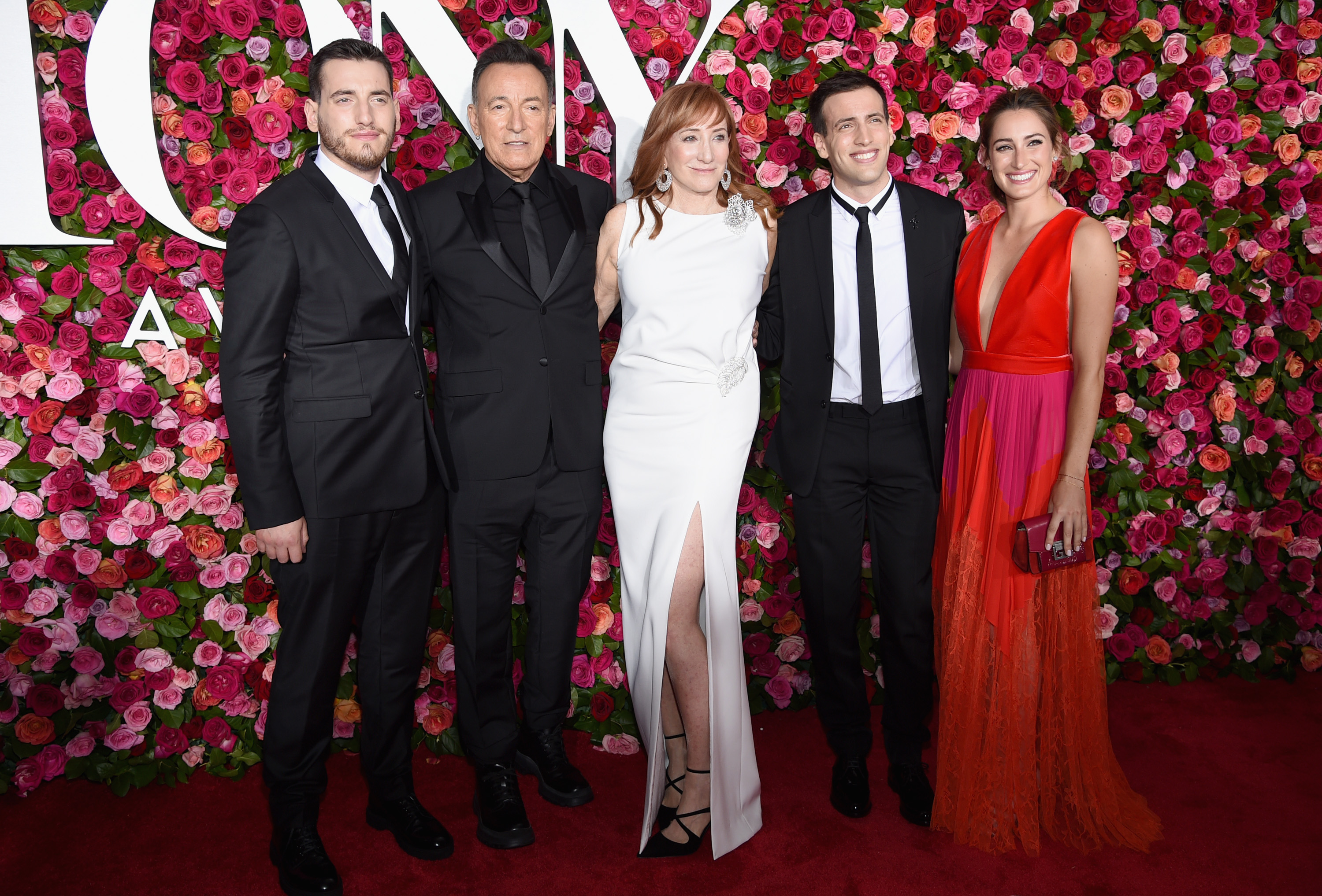 Evan Springsteen, Bruce Springsteen, Patti Scialfa, Sam Springsteen et Jessica Springsteen lors de la 72e cérémonie annuelle des Tony Awards, le 10 juin 2018, à New York. | Source : Getty Images