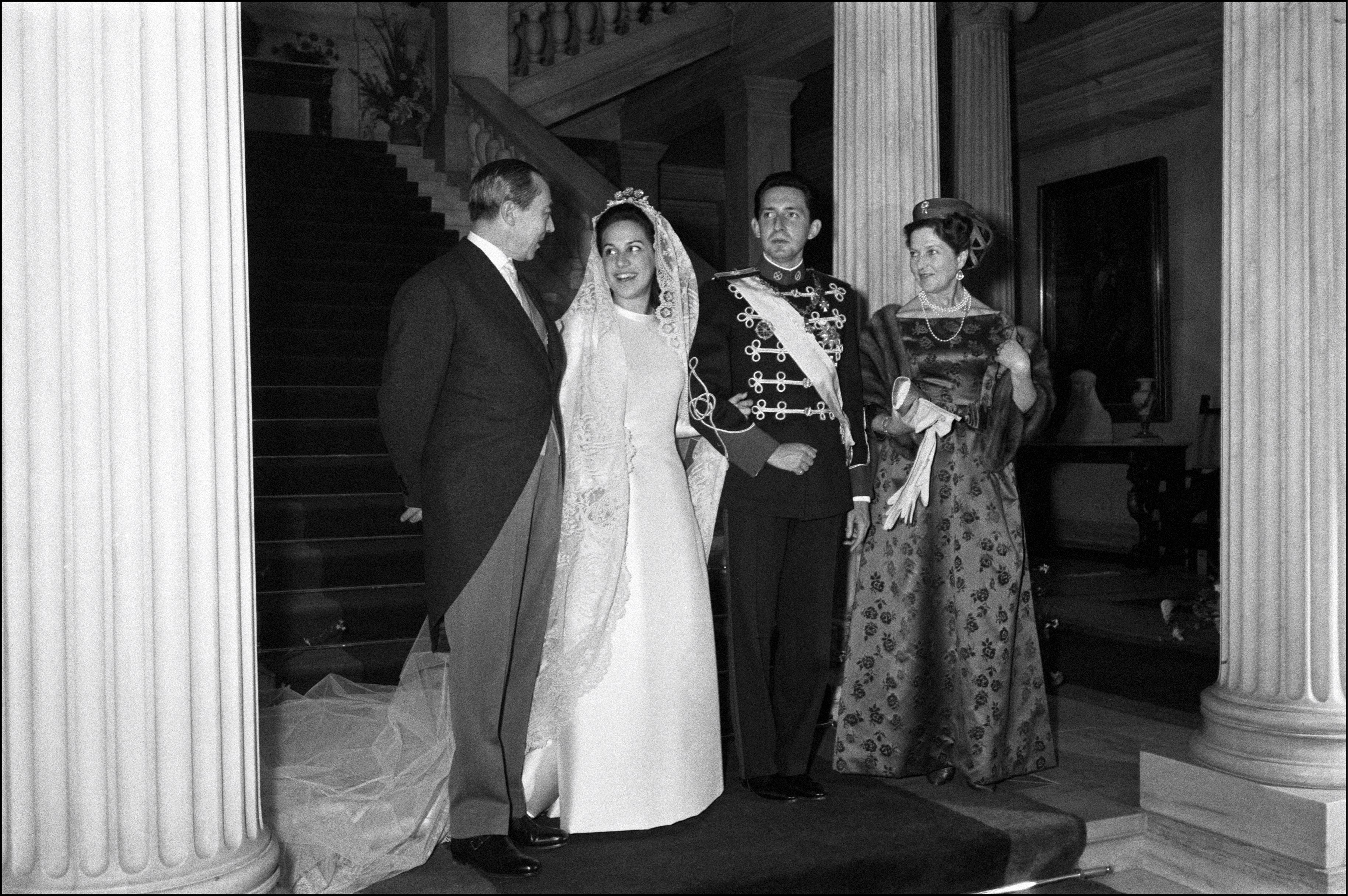 Marina Karella et le prince Michael avec le comte et la comtesse de Paris à Athènes, en Grèce, le 5 février 1965 | Source : Getty Images