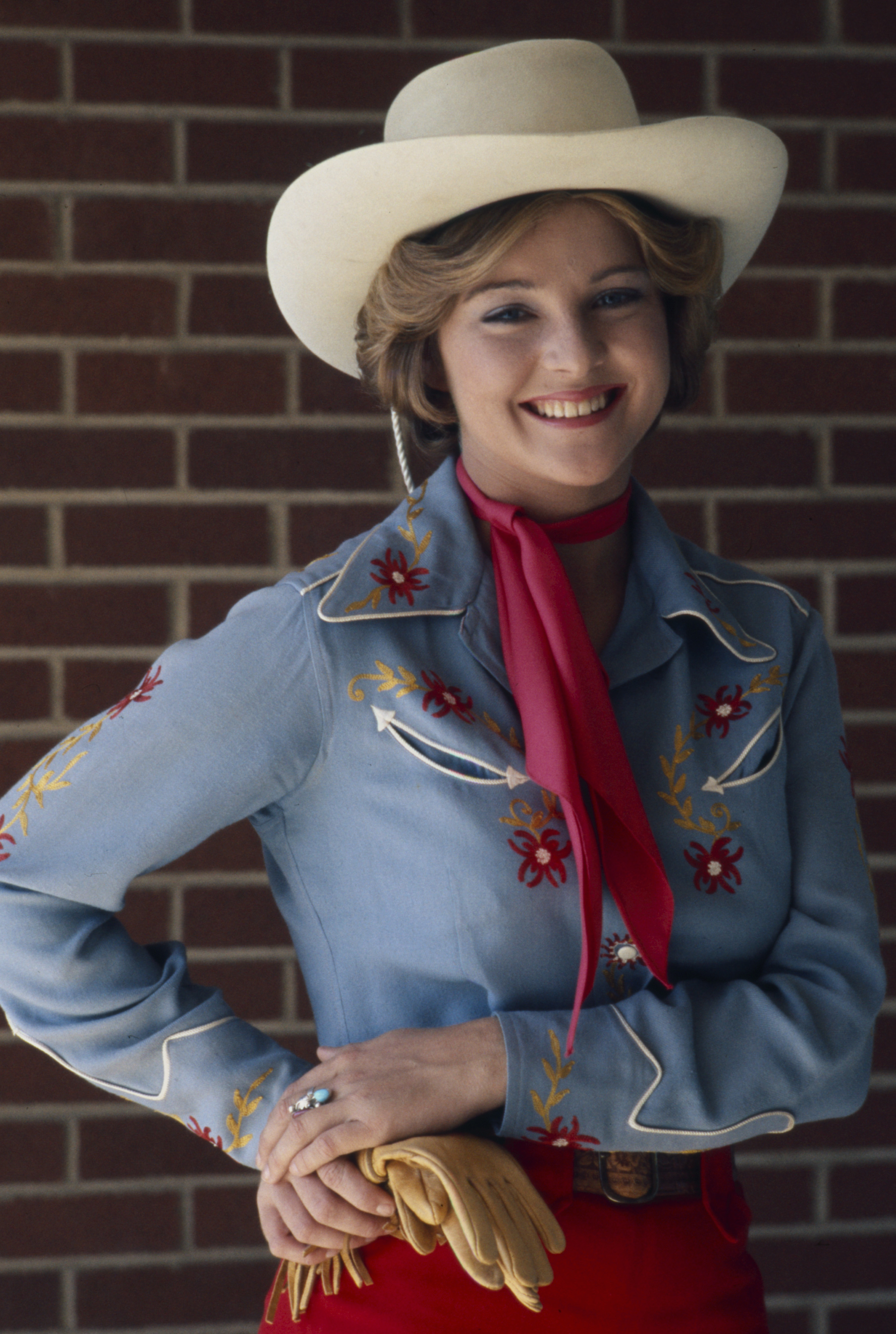 Robin Mattson apparaissant dans la série télévisée ABC "Nakia" dans l'épisode "The Moving Target" en 1974. | Source : Getty Images