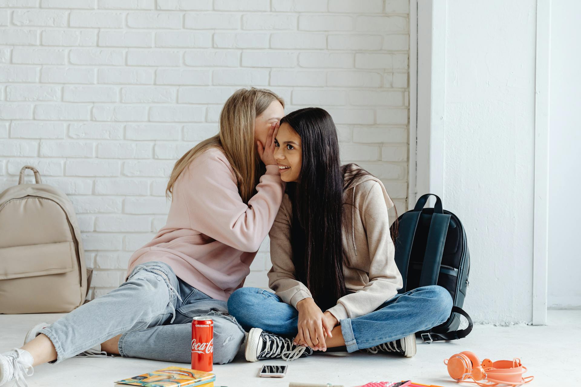 Deux adolescentes passant du temps ensemble | Source : Pexels