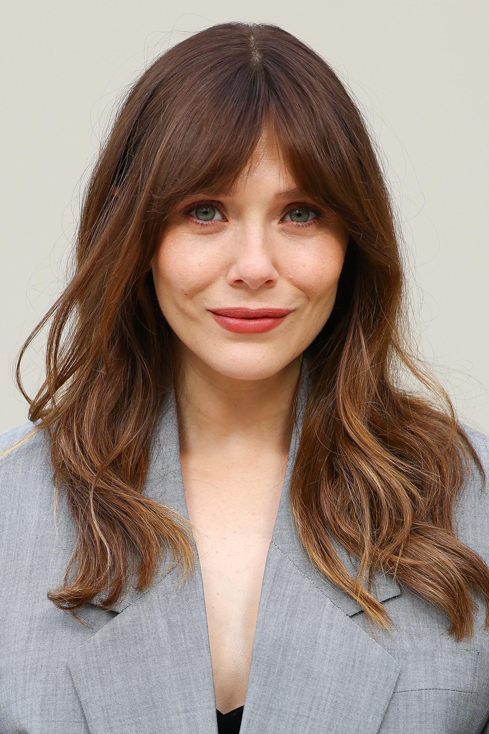 Elizabeth Olsen assiste au défilé Givenchy Femme Automne/Hiver dans le cadre de la Fashion Week de Paris, le 6 mars 2026 en France | Source : Getty Images