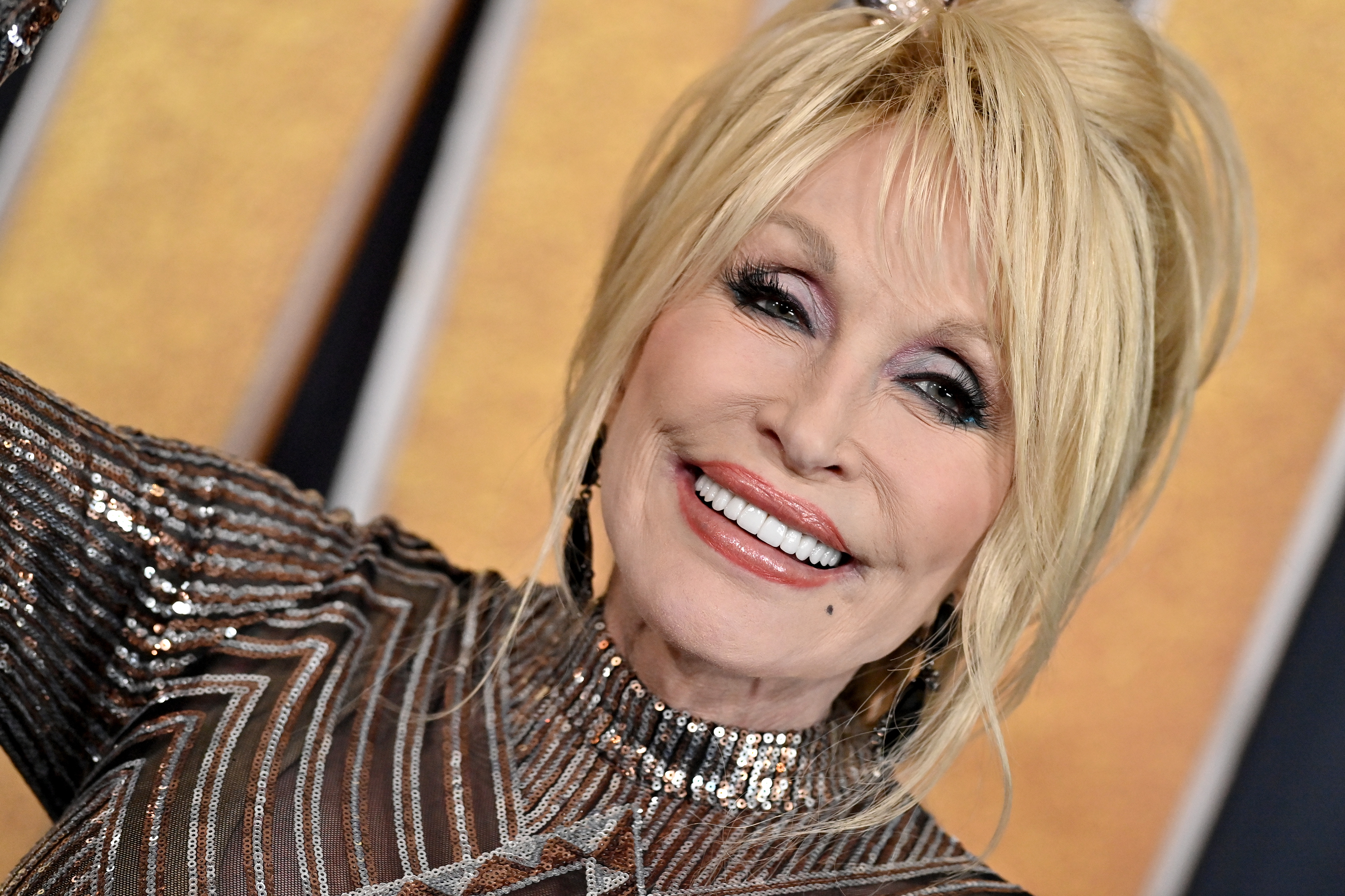 Dolly Parton assiste à la 57e cérémonie des Academy of Country Music Awards à Las Vegas, dans le Nevada, le 7 mars 2022. | Source : Getty Images