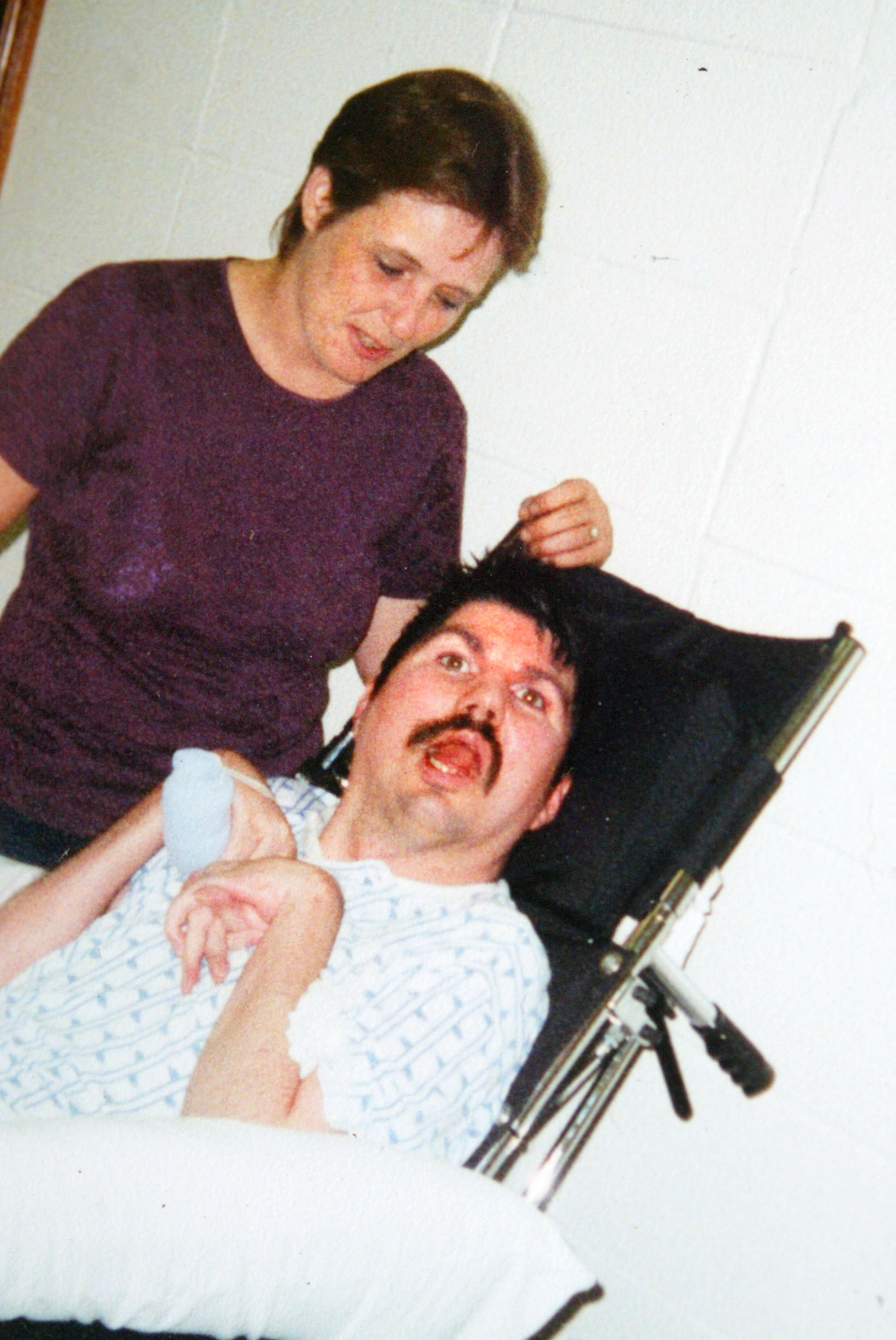 Terry Wallis et sa femme Sandra dans l'Arkansas en 2002 | Source : Getty Images