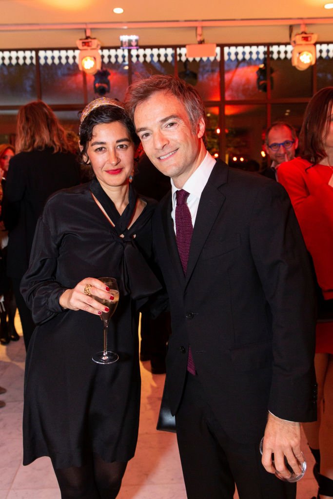 Jonathan Lambert et sa femme Laureen sont photographiés pour Paris Match lors de la soirée de gala de l'Institut Rafael pour La Maison de l'après-Cancer au Pavillon Armenonville le 04 avril 2019 à Paris, France. | Photo : Getty Images