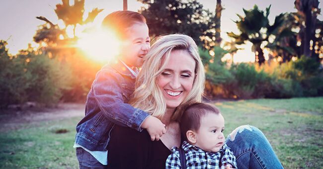 Des choses hilarantes que toutes les jeunes mamans font et que personne ne connaît