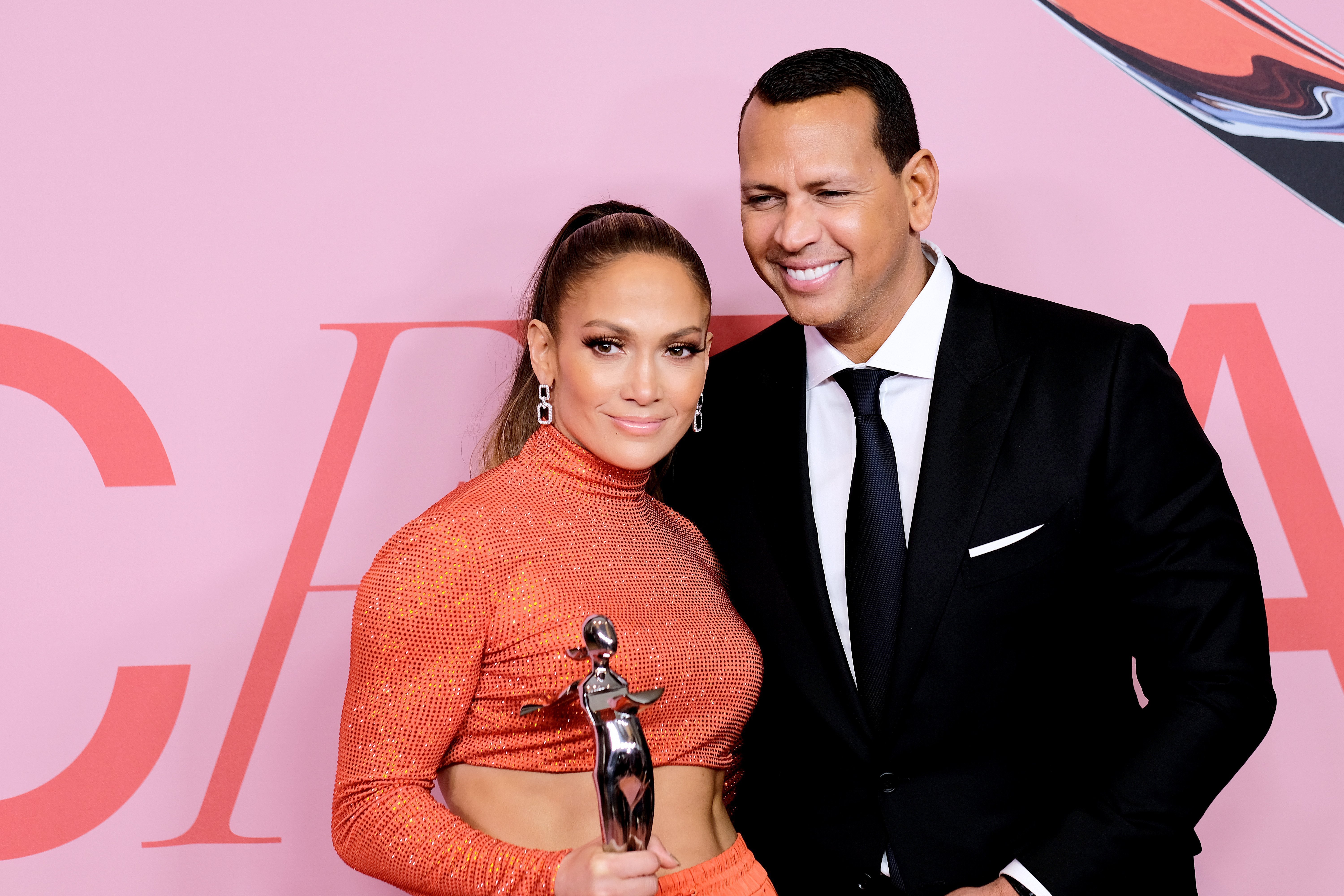 Jennifer Lopez et Alex Rodriguez assistent aux Fashion Icon Awards en juin 2019 | Photo : Getty Images