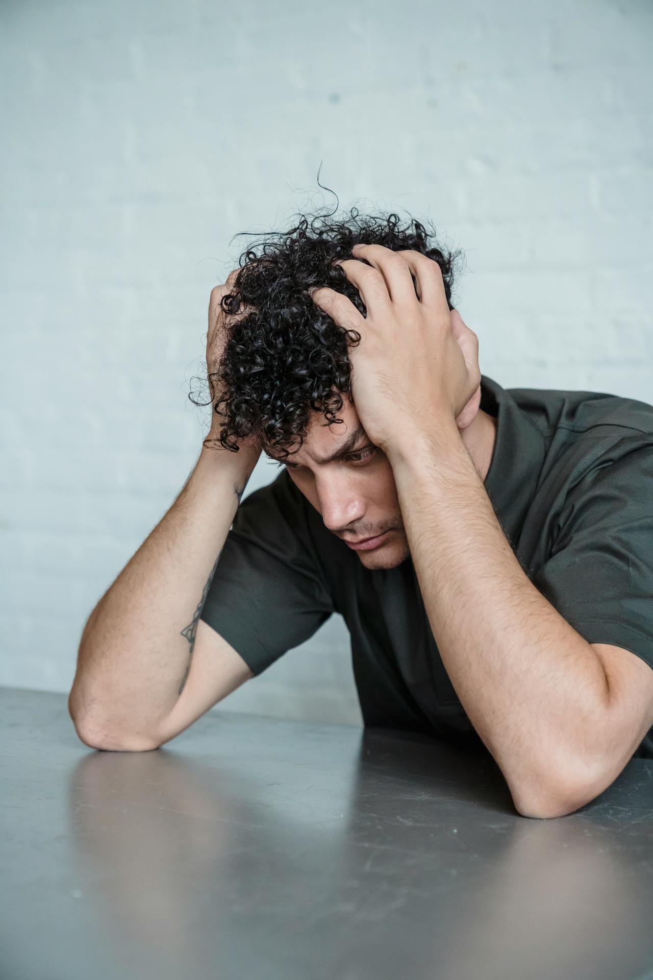 Un homme déprimé | Source : Pexels