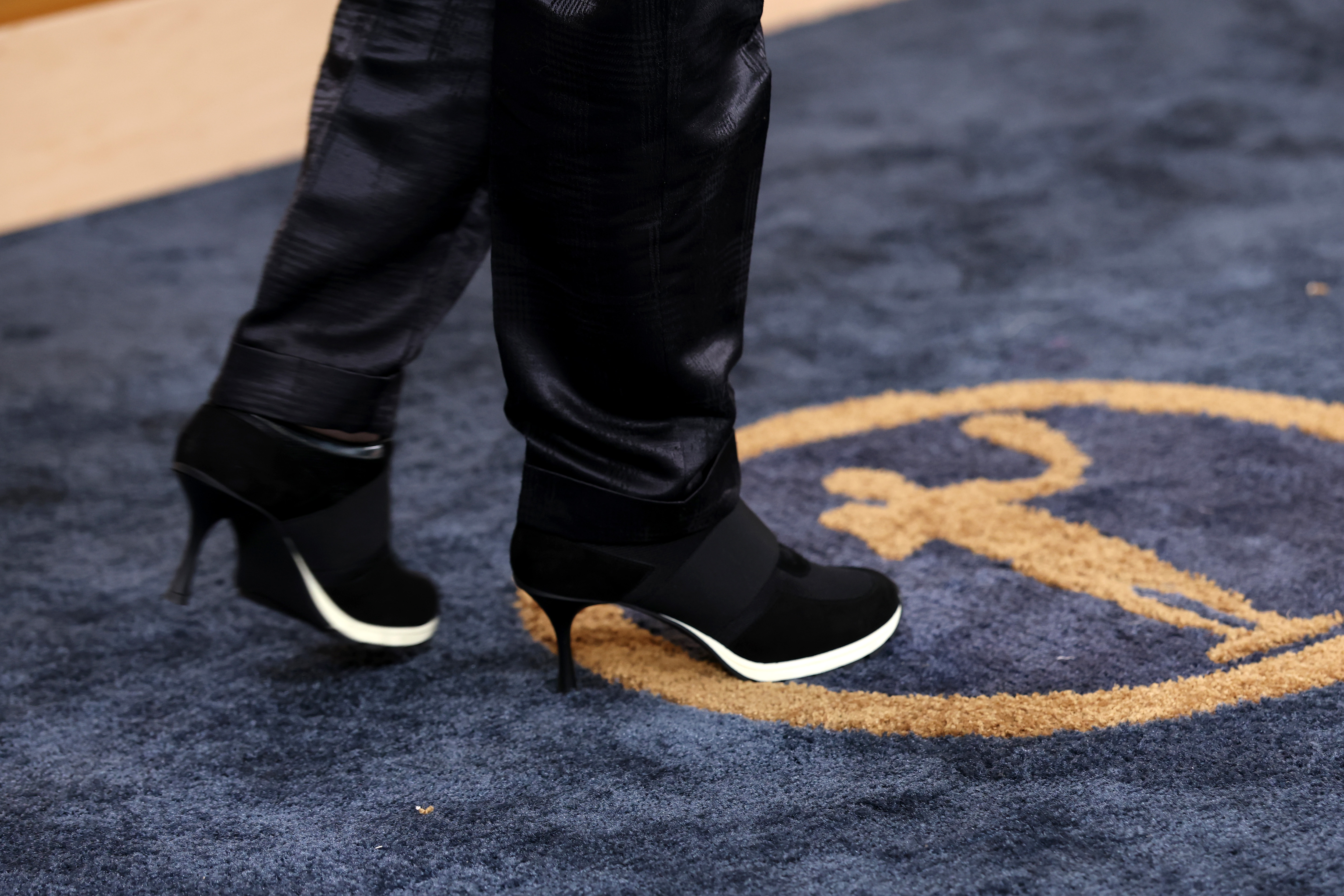 Kathy Bates, détail des accessoires, lors de la 31e cérémonie annuelle des Screen Actors Guild Awards à Los Angeles, Californie, le 23 février 2025 | Source : Getty Images