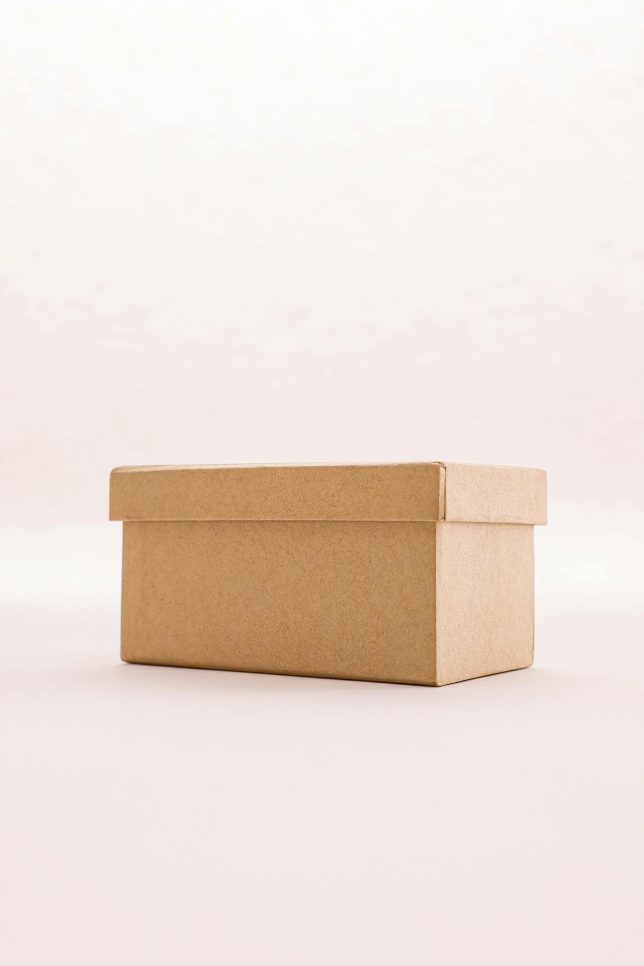 Une boîte en carton marron | Source : Pexels