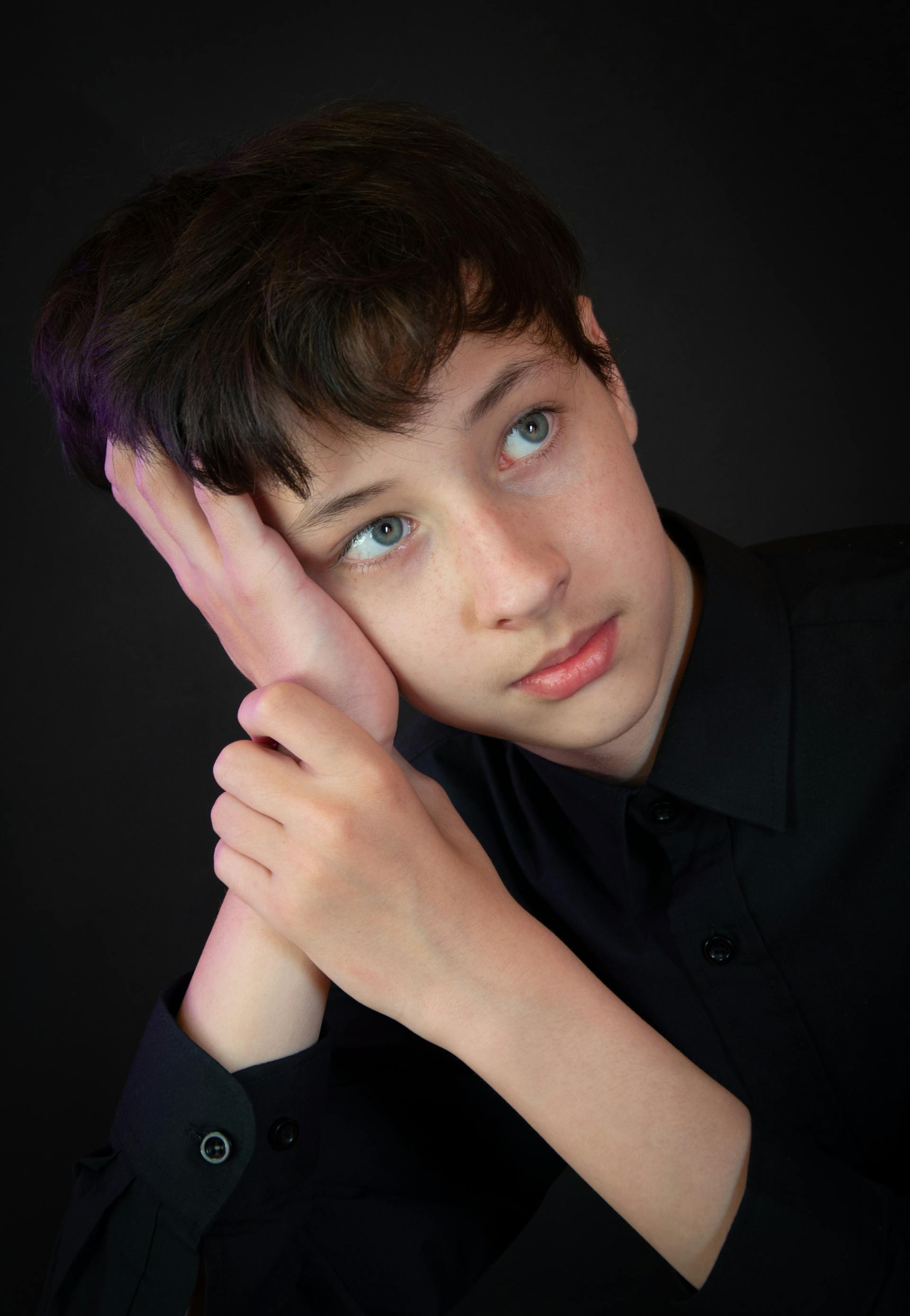 Un adolescent qui a l'air de s'ennuyer | Source : Pexels