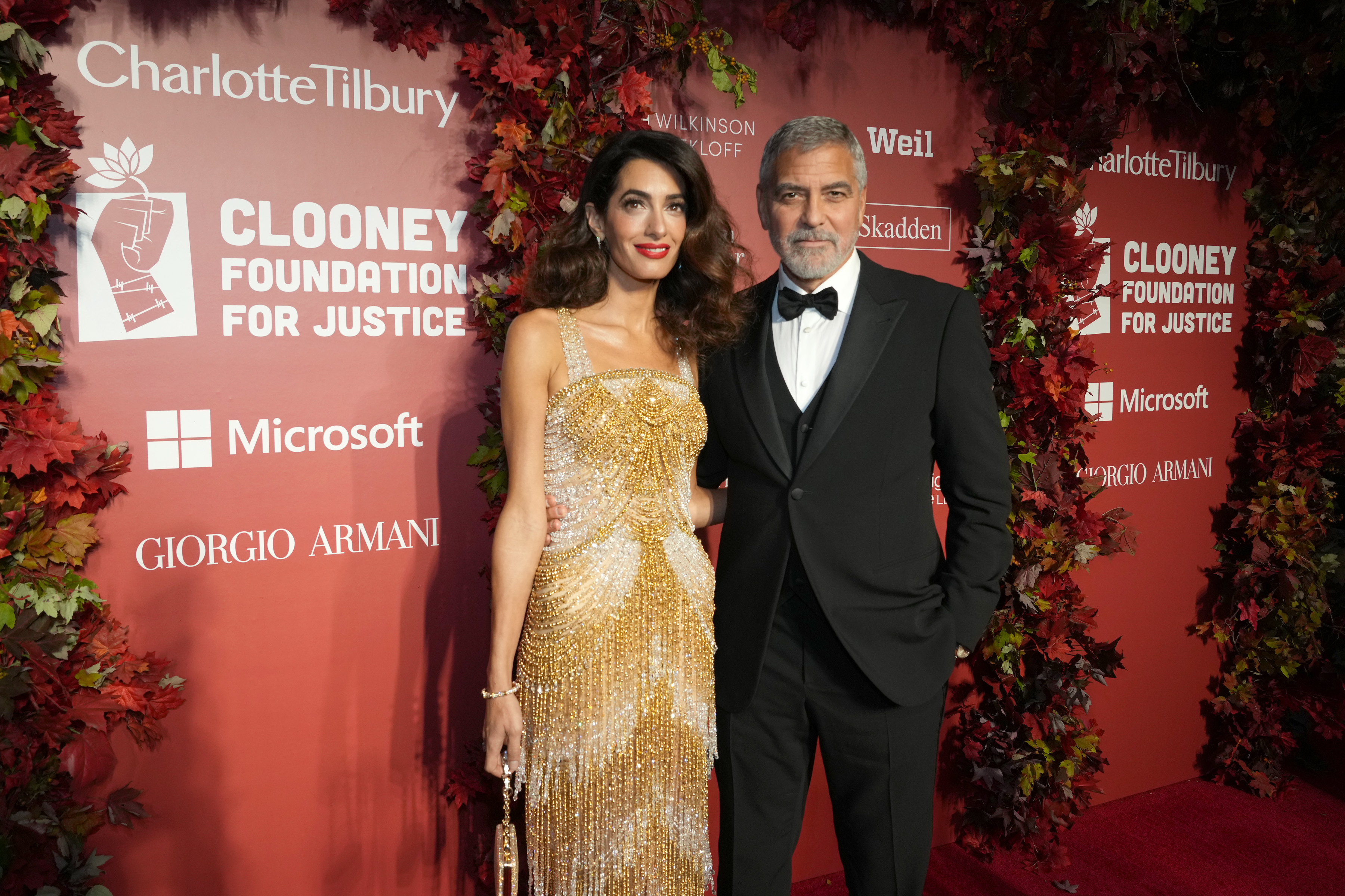 Amal et George Clooney lors de la cérémonie inaugurale des prix Albie de la Fondation Clooney pour la justice à la bibliothèque publique de New York le 29 septembre 2022 | Source : Getty Images