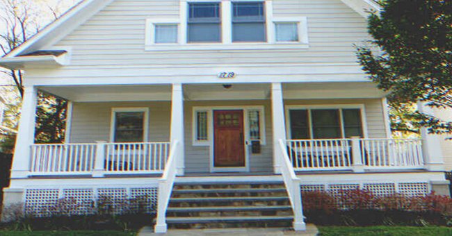 Nick a trouvé un logement bon marché dans la maison de Mme Doeres. | Source : Shutterstock.com