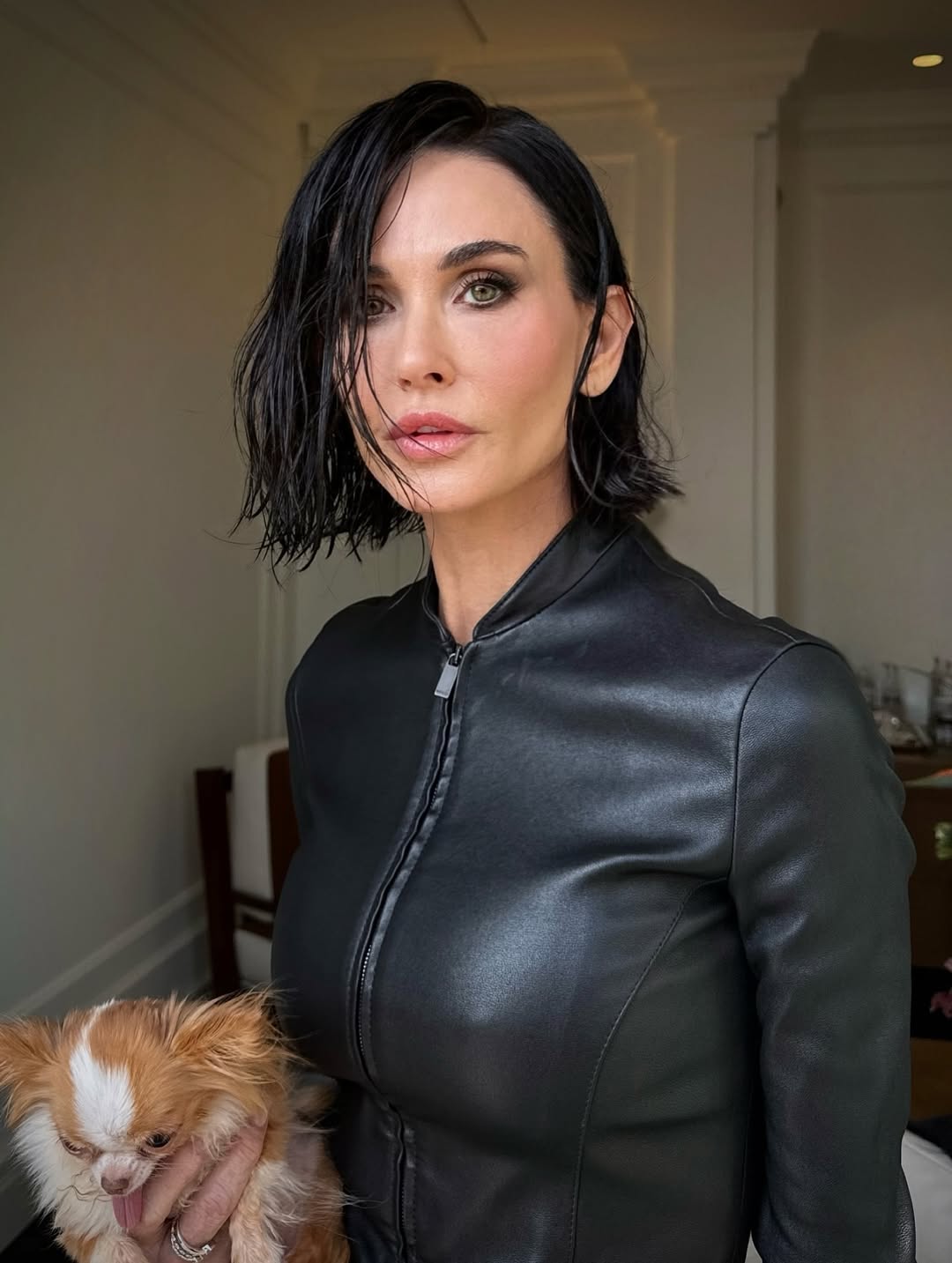 Demi Moore sur une photo postée le 27 février 2026. | Source : Instagram/dimitrishair