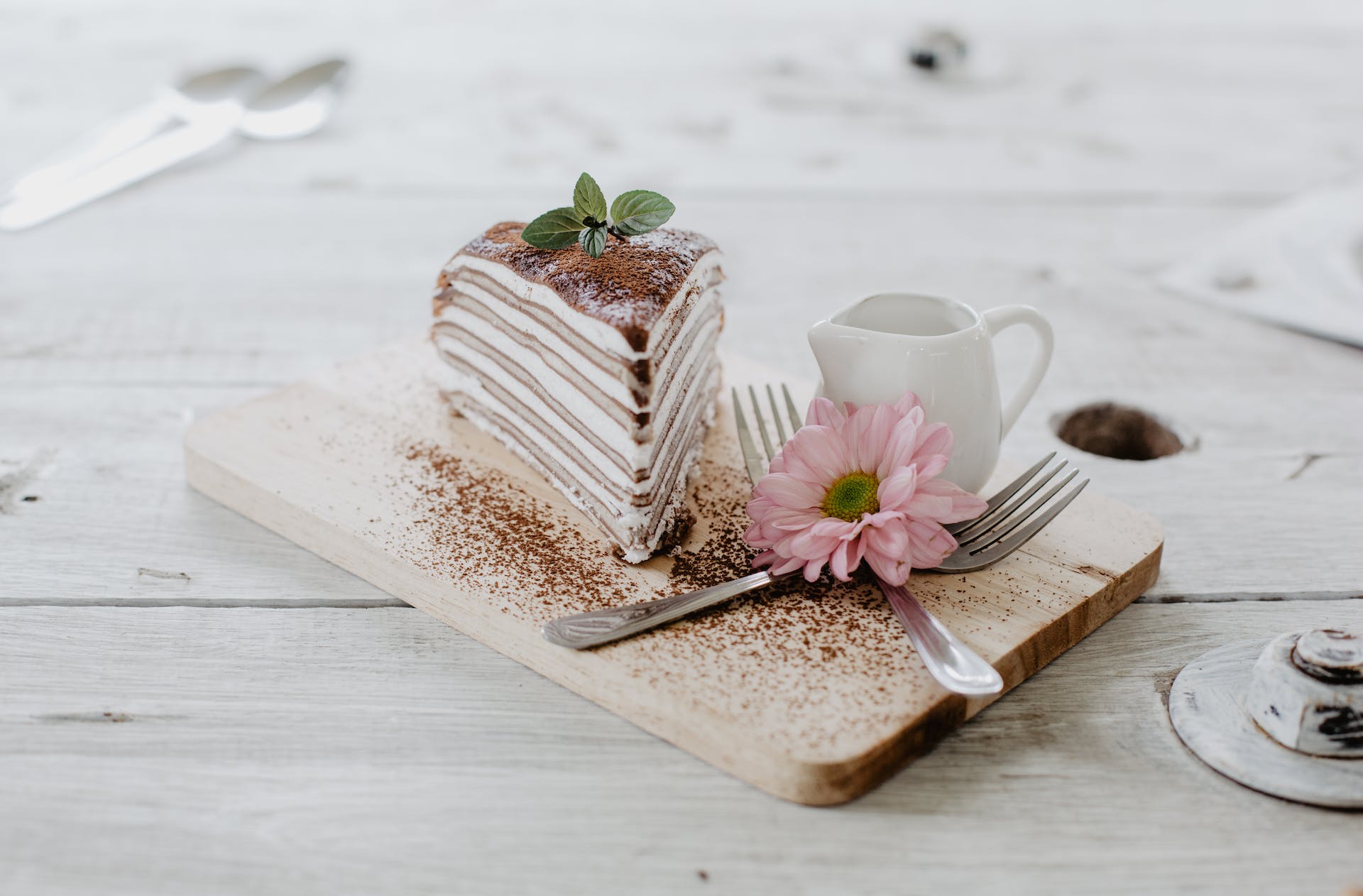 Une tranche de gâteau sur la table | Source : Pexels