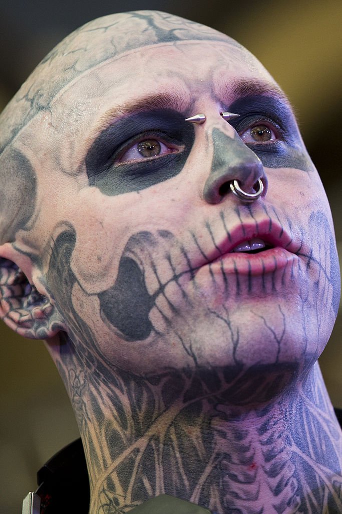 Rick Genest à une convention sur les tatouages en 2014. l Source : Getty Images