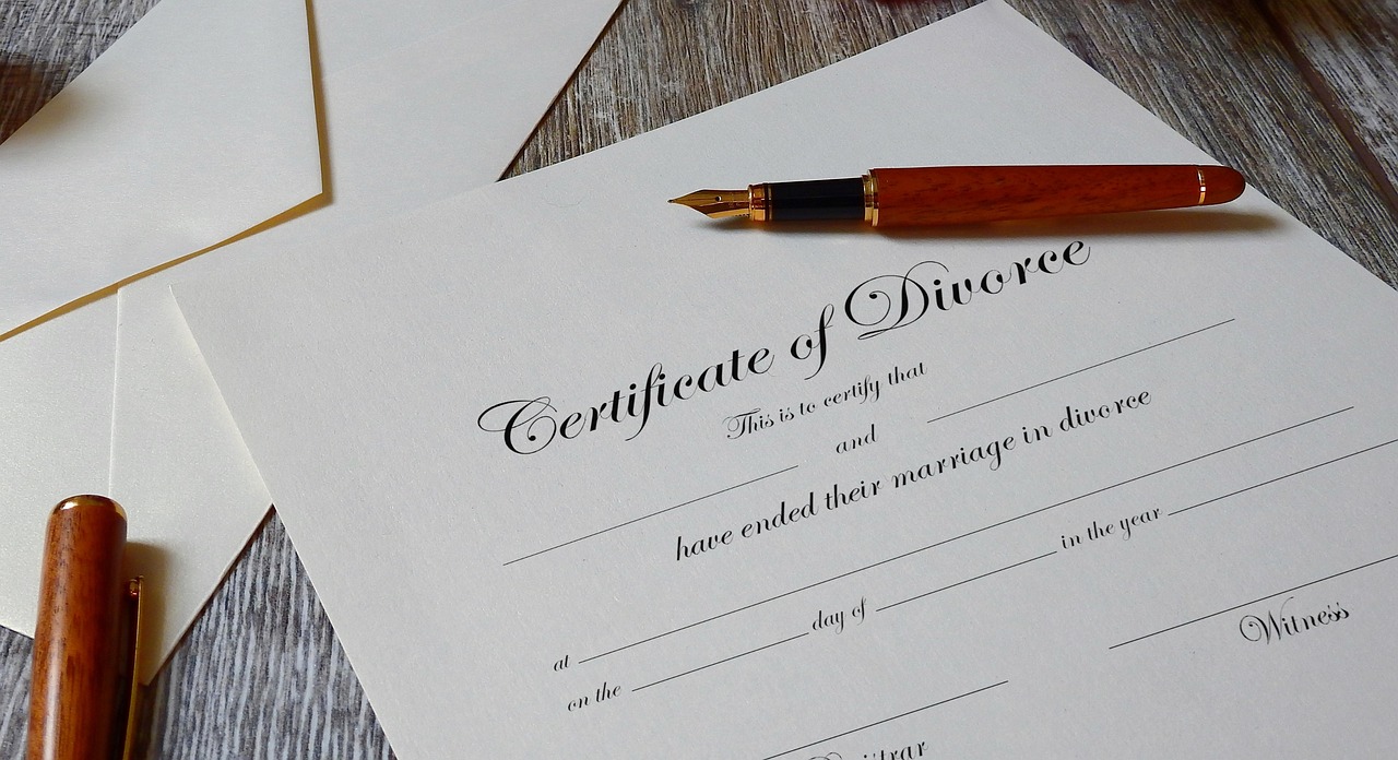 Un certificat de divorce | Source : Pixabay