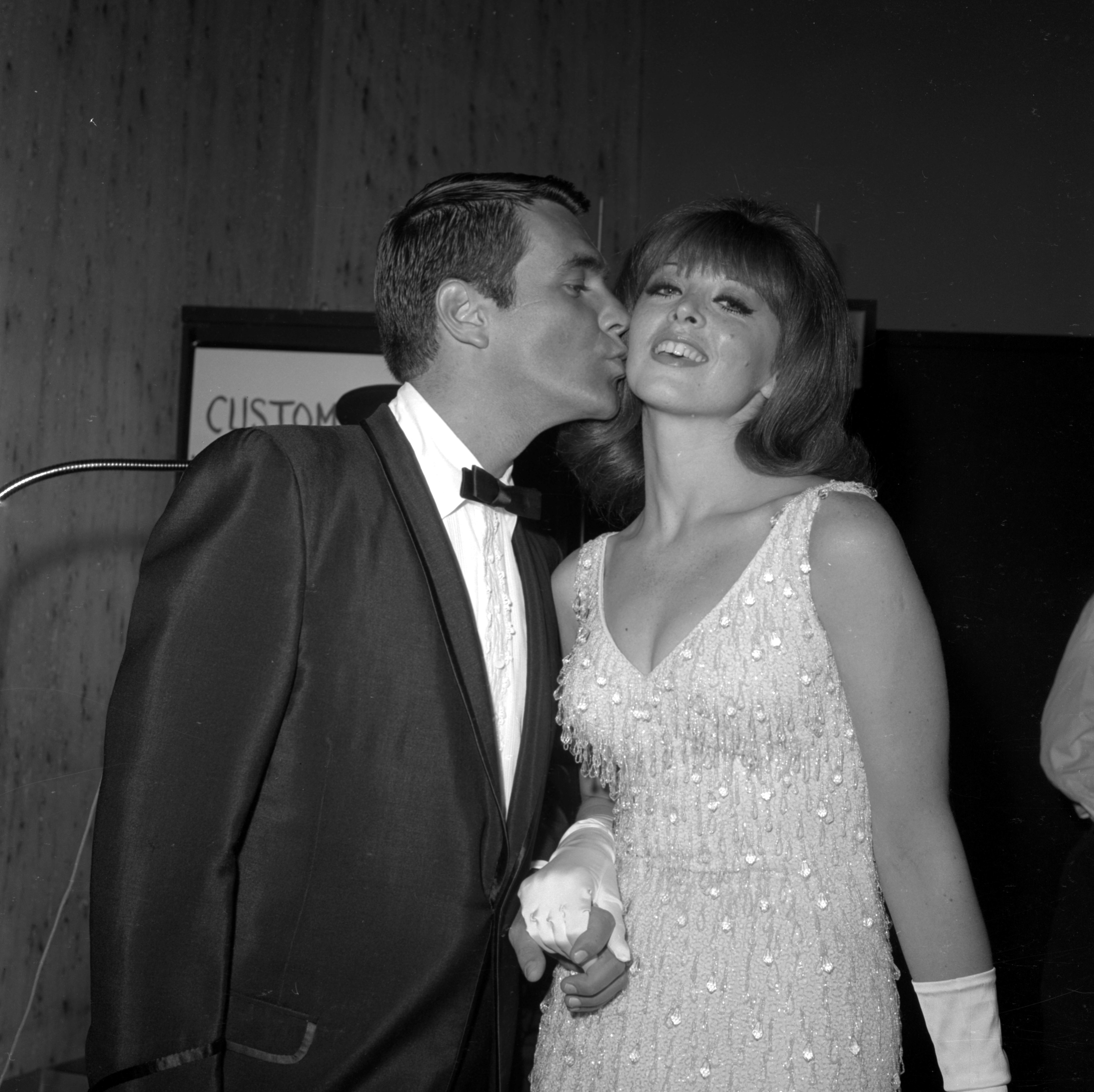 Tina Louise et Les Crane assistent à une fête à Los Angeles, Californie, vers 1966 | Source : Getty Images