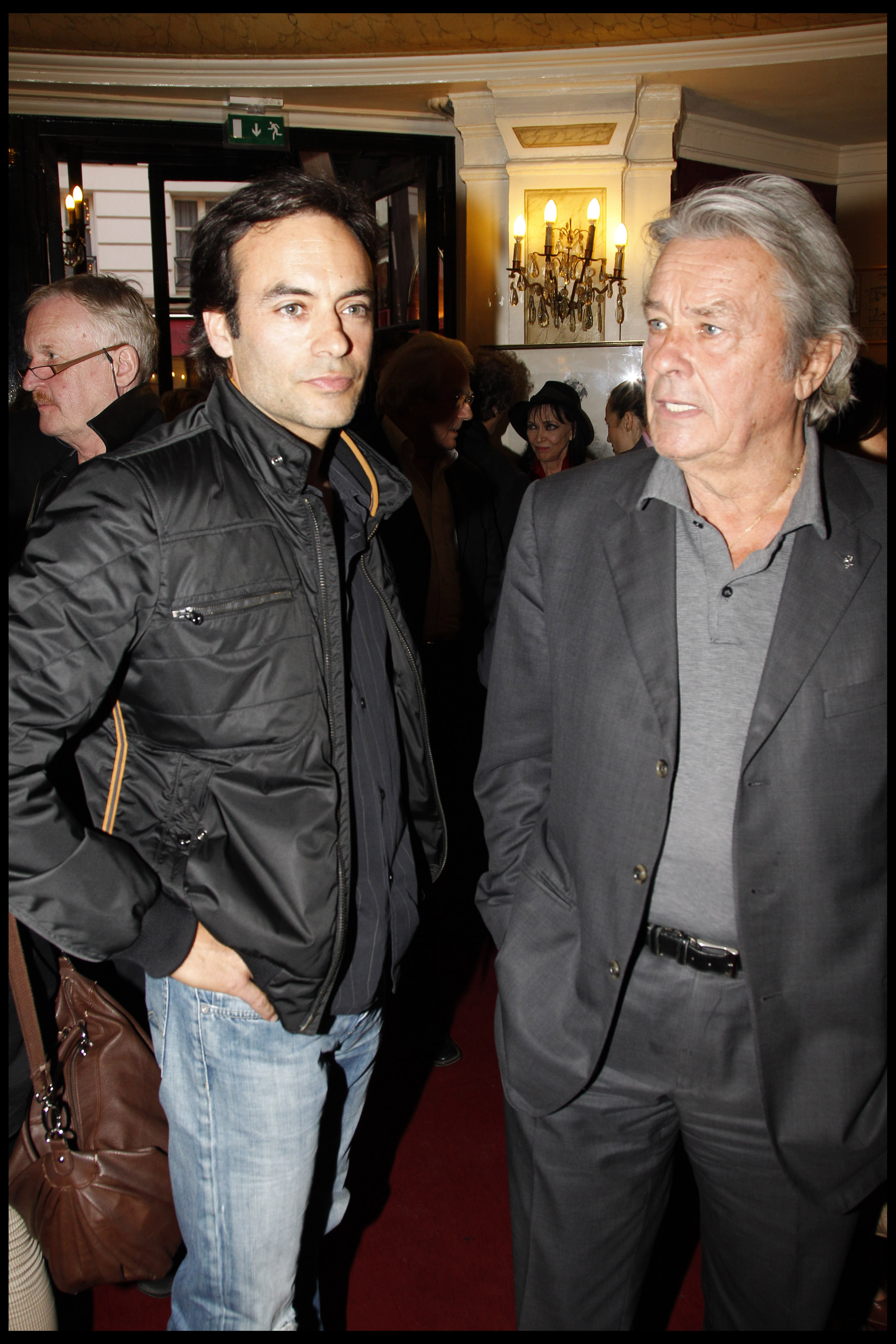 Anthony et Alain Delon, vers 2010. | Source : Getty Images