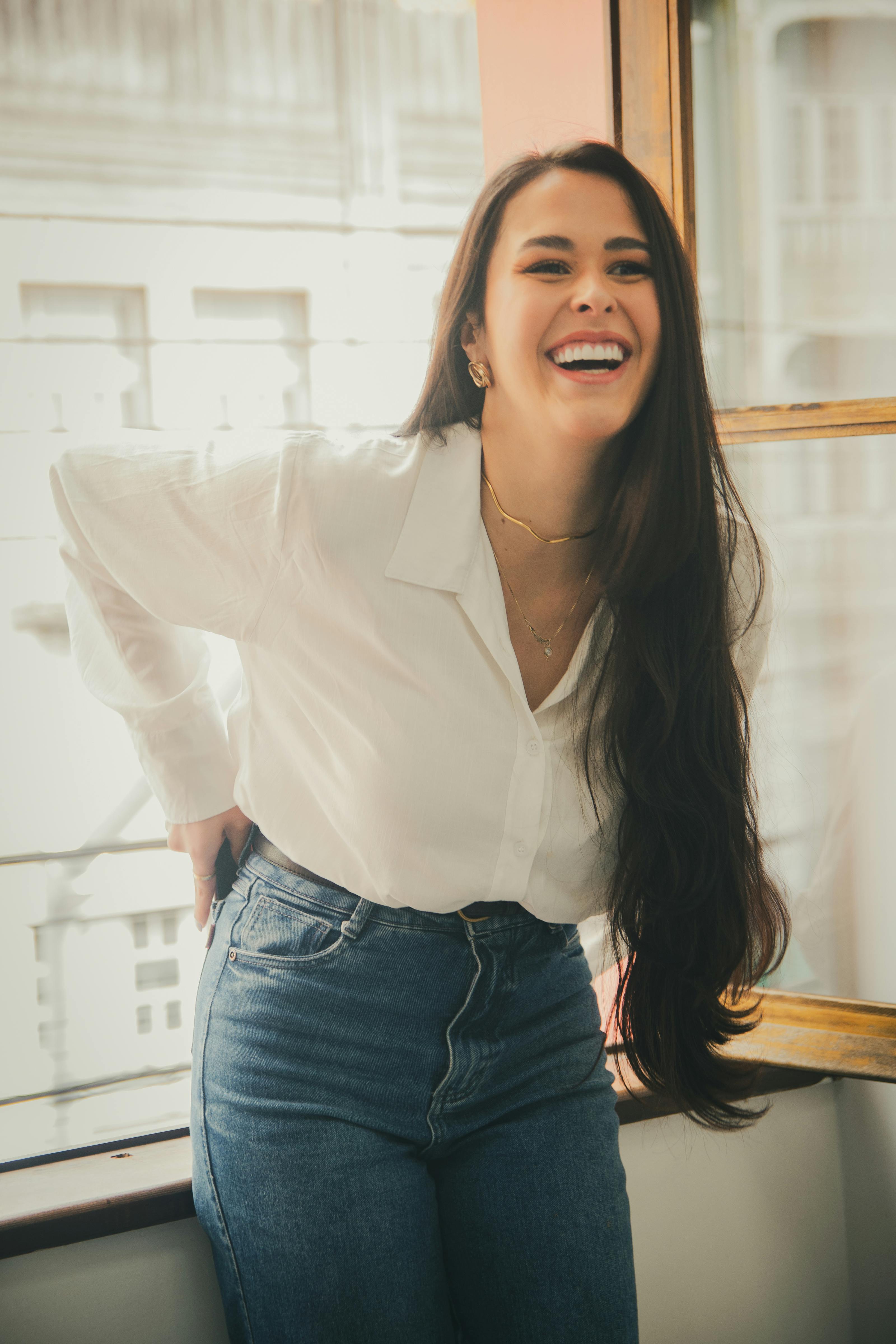 Une femme qui rit | Source : Pexels