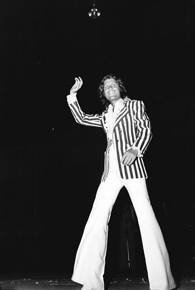 Mike Brant at a concert on July 30, 1973 in Nice, France. |Photo : Getty Images