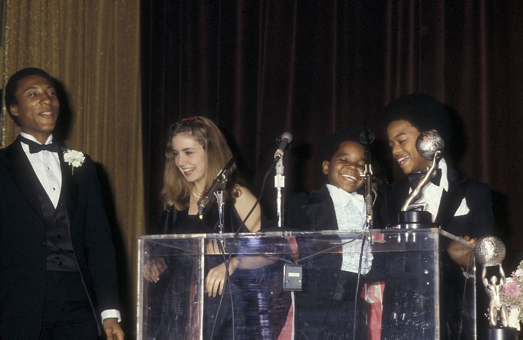 Dana Plato et les acteurs Gary Coleman et Todd Bridges lors de la 33e cérémonie annuelle des Primetime Emmy Awards le 27 janvier 1980 | Photo : Getty Images