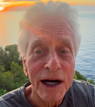 Michael Douglas parlant du 4 juillet, posté le 4 juillet 2024 | Source : Instagram/michaelkirkdouglas